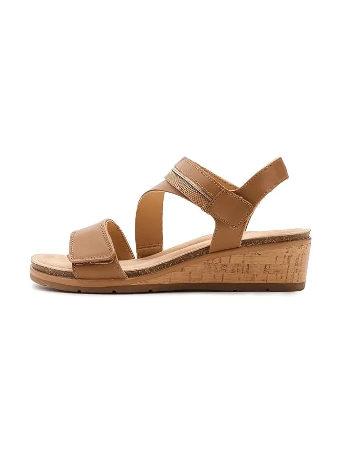 Туфли-лодочки на низком каблуке Kacha Wave Clarks — изображение 4 из 4, бежевый