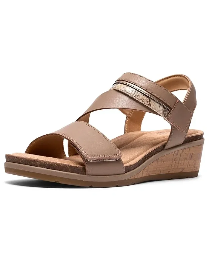 Туфли на низком каблуке Kacha Wave Clarks — изображение 1 из 4, тауп