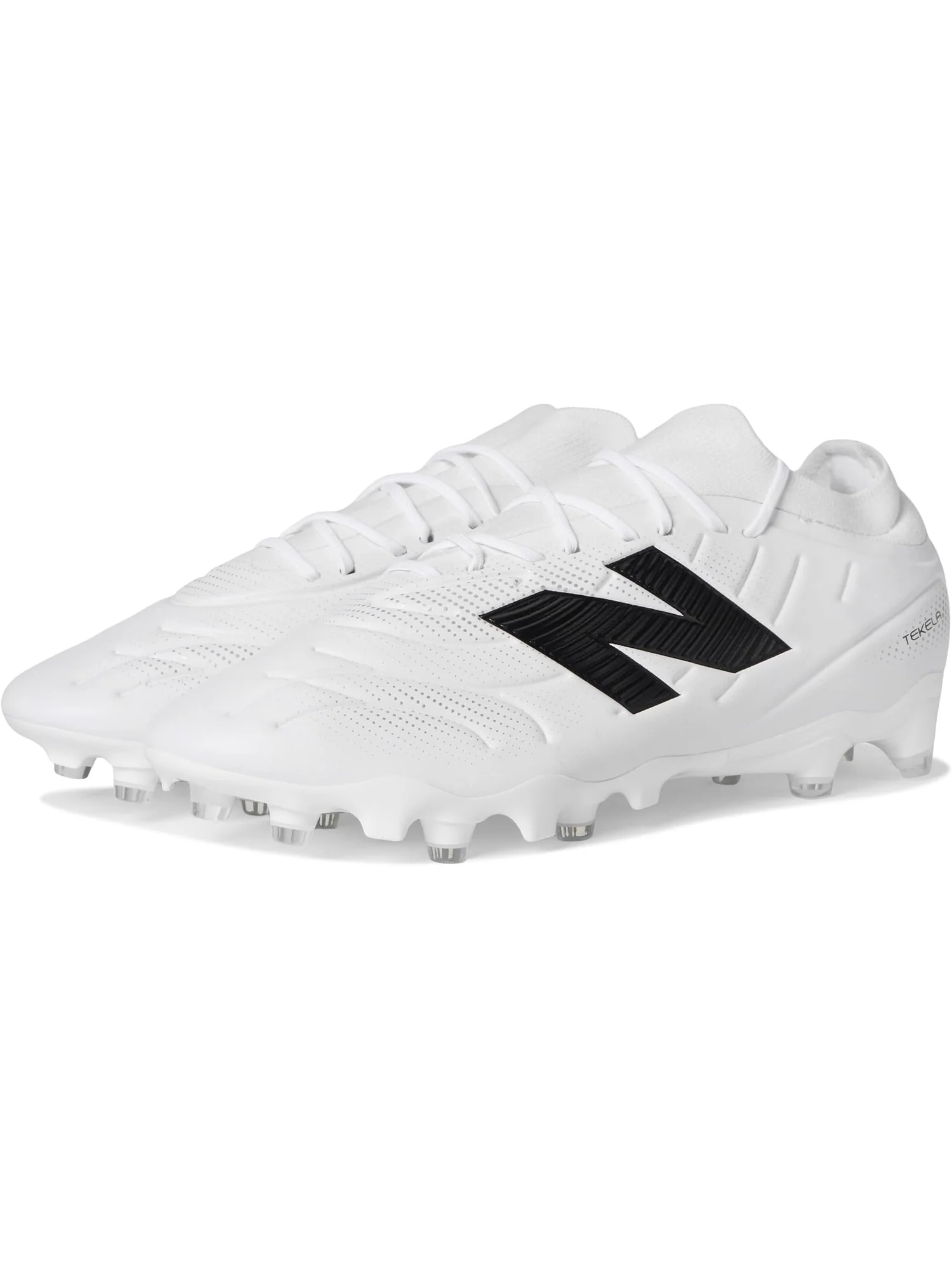 Кроссовки New Balance Unisex Tekela Team Low Laced FG V5 Soccer Cleats