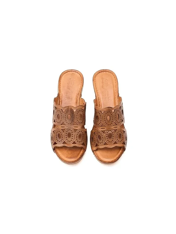 Босоножки на танкетке Labarnas Spring Step — изображение 2 из 4, коричневый