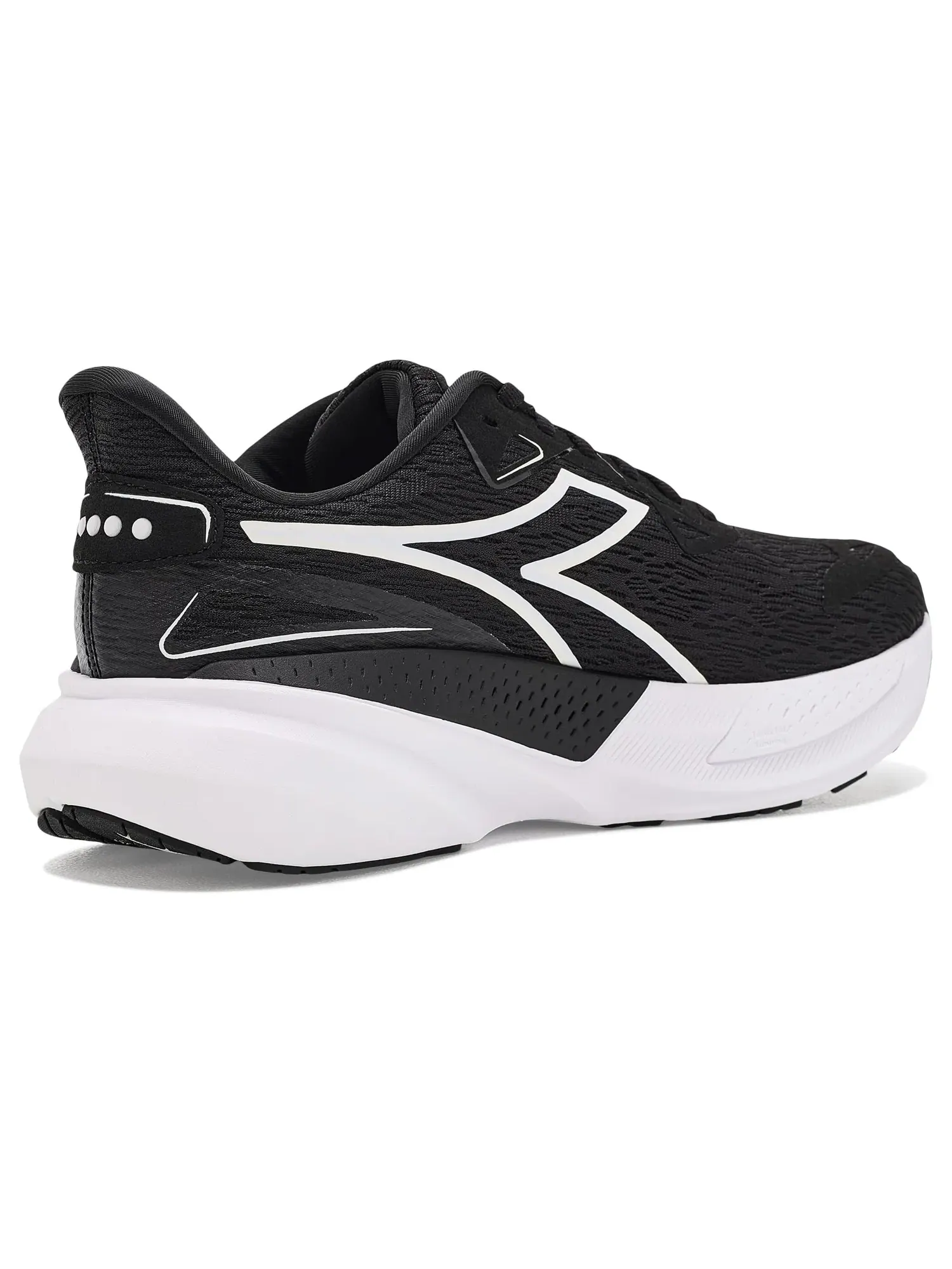 Кроссовки Nucleo 2 Diadora — изображение 3 из 4, черный/белый