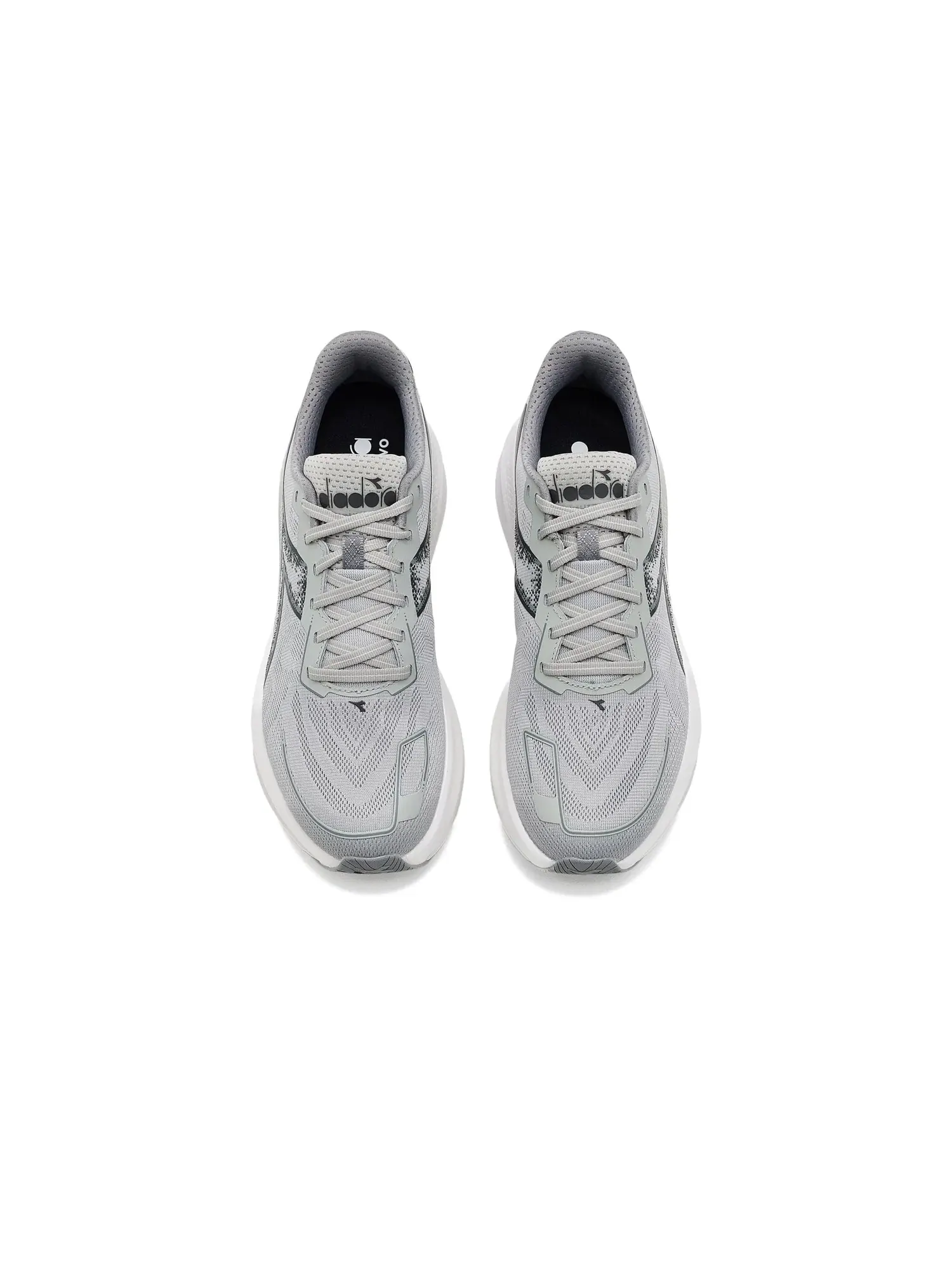 Кроссовки Mythos Blushield Vigore V Diadora — изображение 2 из 4, серебристый