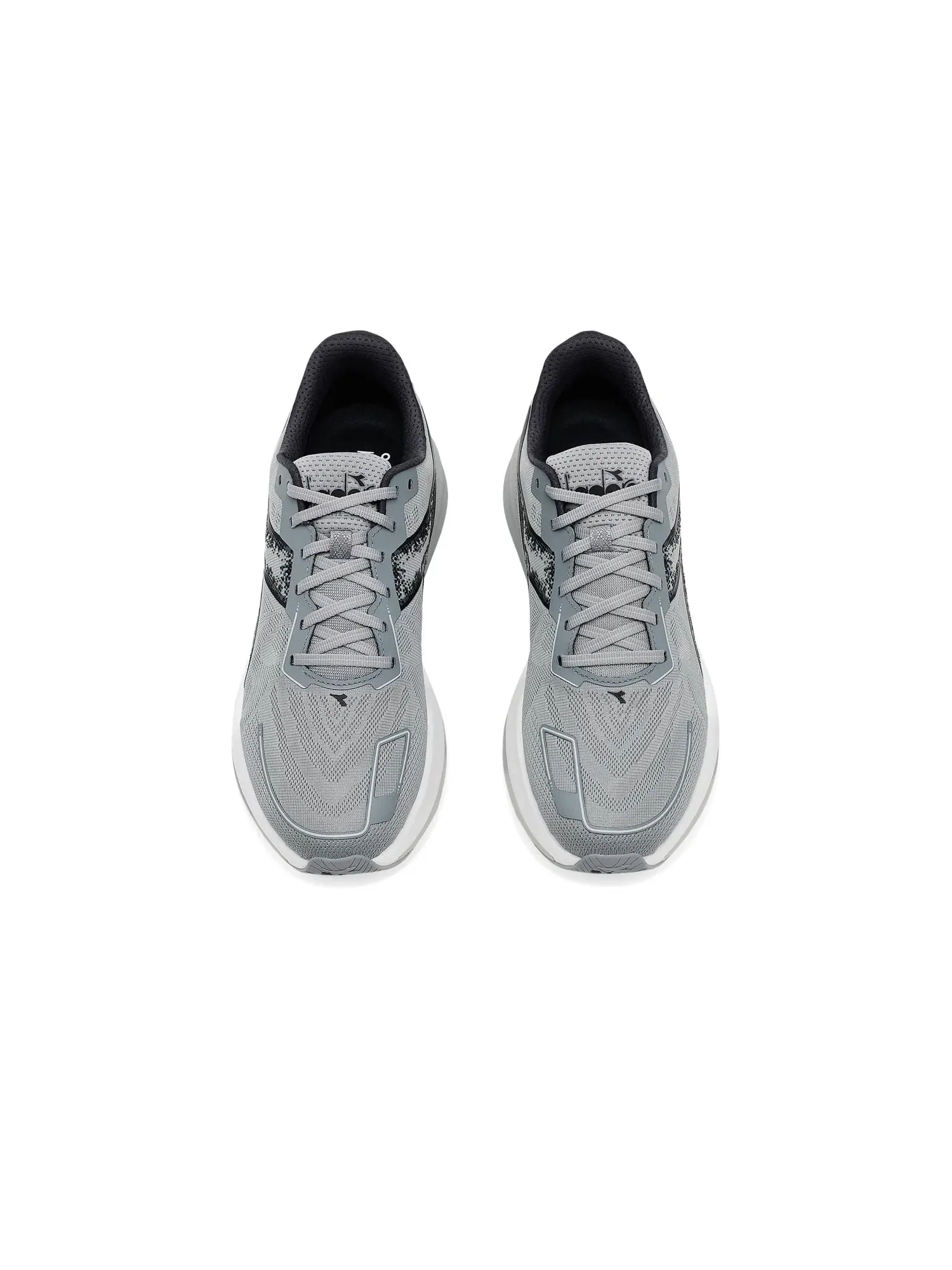 Кроссовки Mythos Blushield Vigore V Diadora — изображение 2 из 4, серый/черный