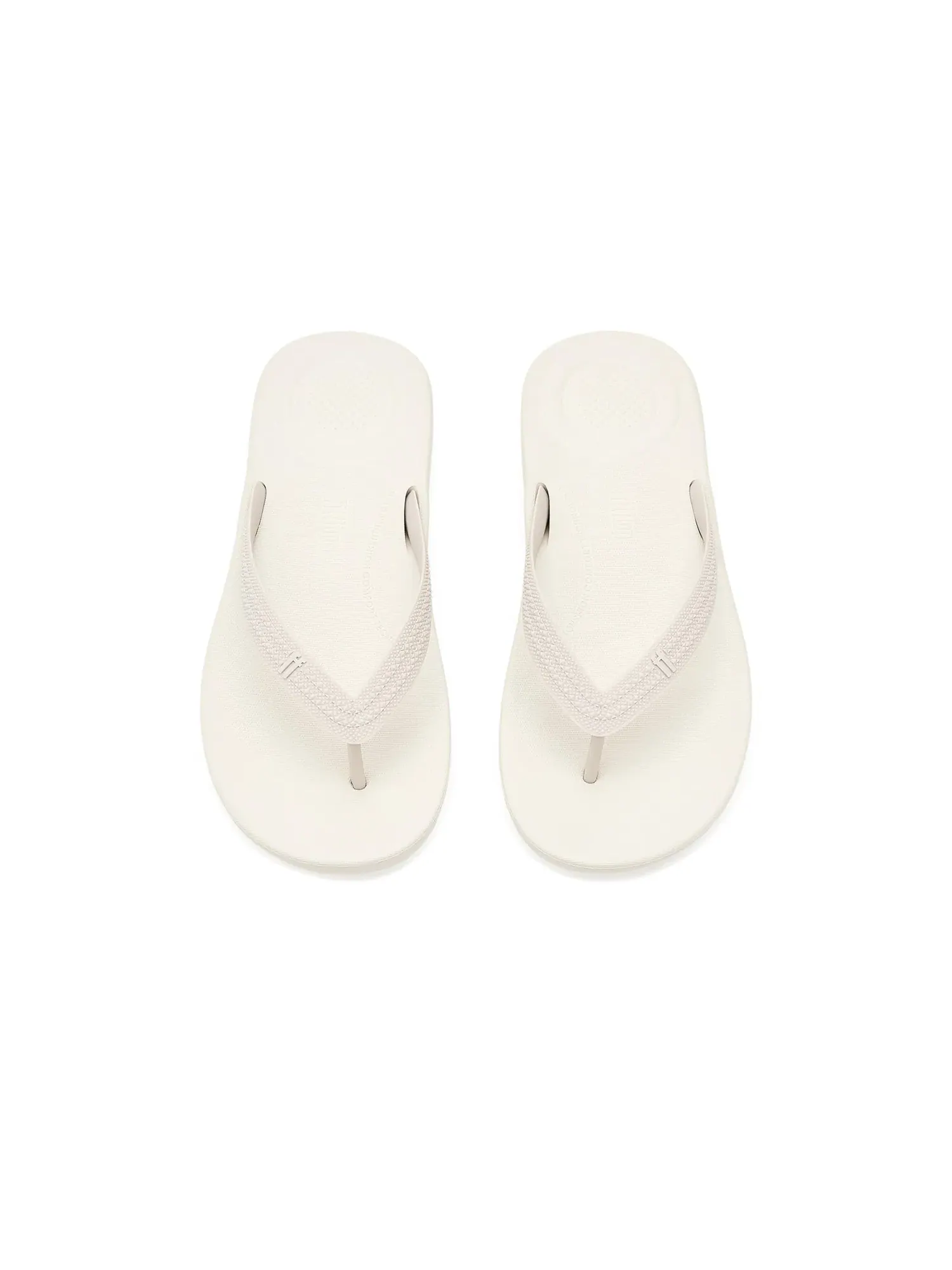 Шлепанцы с текстурными ремешками Iqushion Textured-Strap Flip-Flops Fitflop — изображение 2 из 4, бледный серый/бежевый