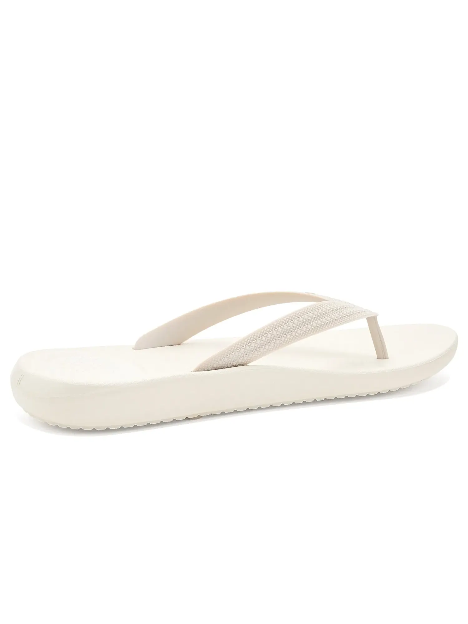 Шлепанцы с текстурными ремешками Iqushion Textured-Strap Flip-Flops Fitflop — изображение 3 из 4, бледный серый/бежевый