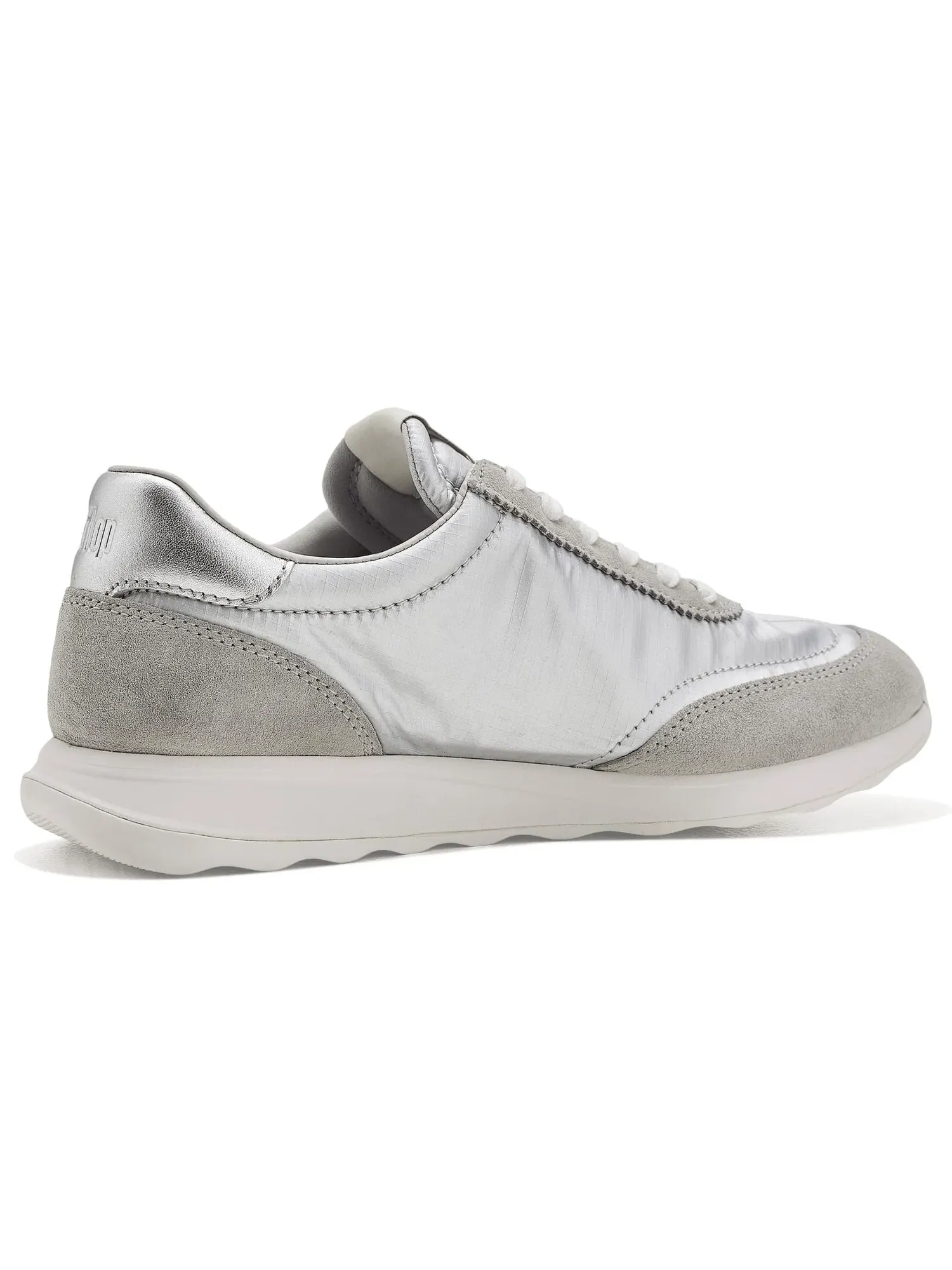 Кроссовки Retro-Q FF из металлизированной ткани и замши Fitflop — изображение 3 из 4, серебристый/белый