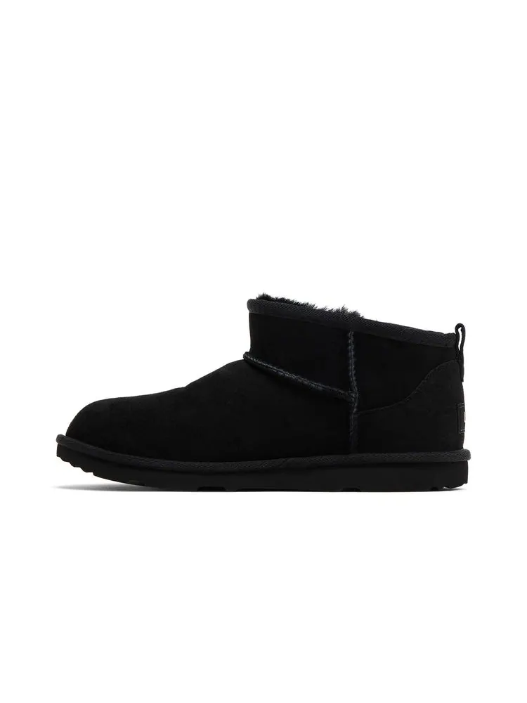 Ботинки UGG Classic Ultra Mini Boot Kids Black — изображение 3 из 6, черный