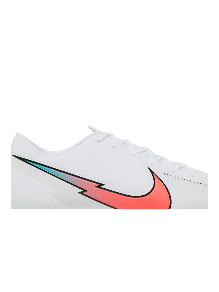 Бутсы Nike Mercurial Vapor 13 Academy MG 'White Flash Crimson' — изображение 3 из 9, белый