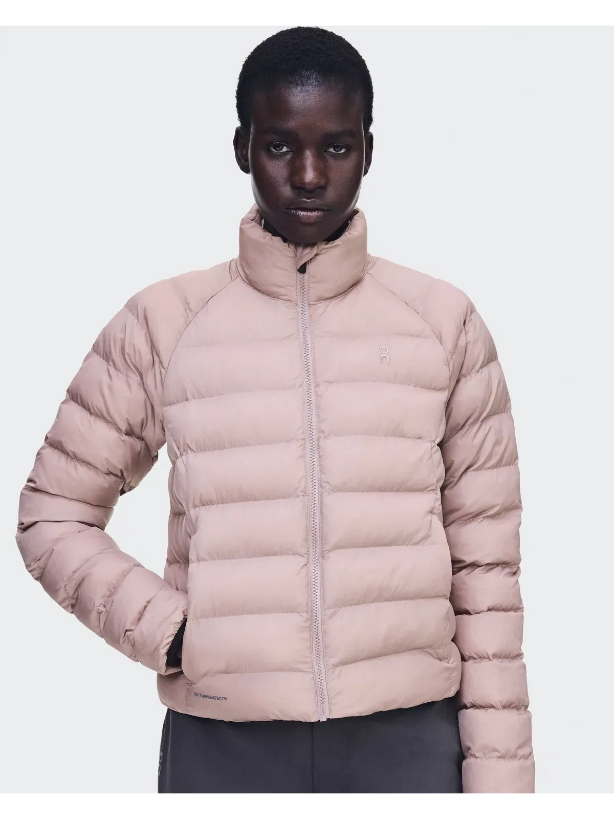 Женская куртка пуховик с утеплителем On ThermaTec Ascent Puffer Jacket On Biscuit — 7
