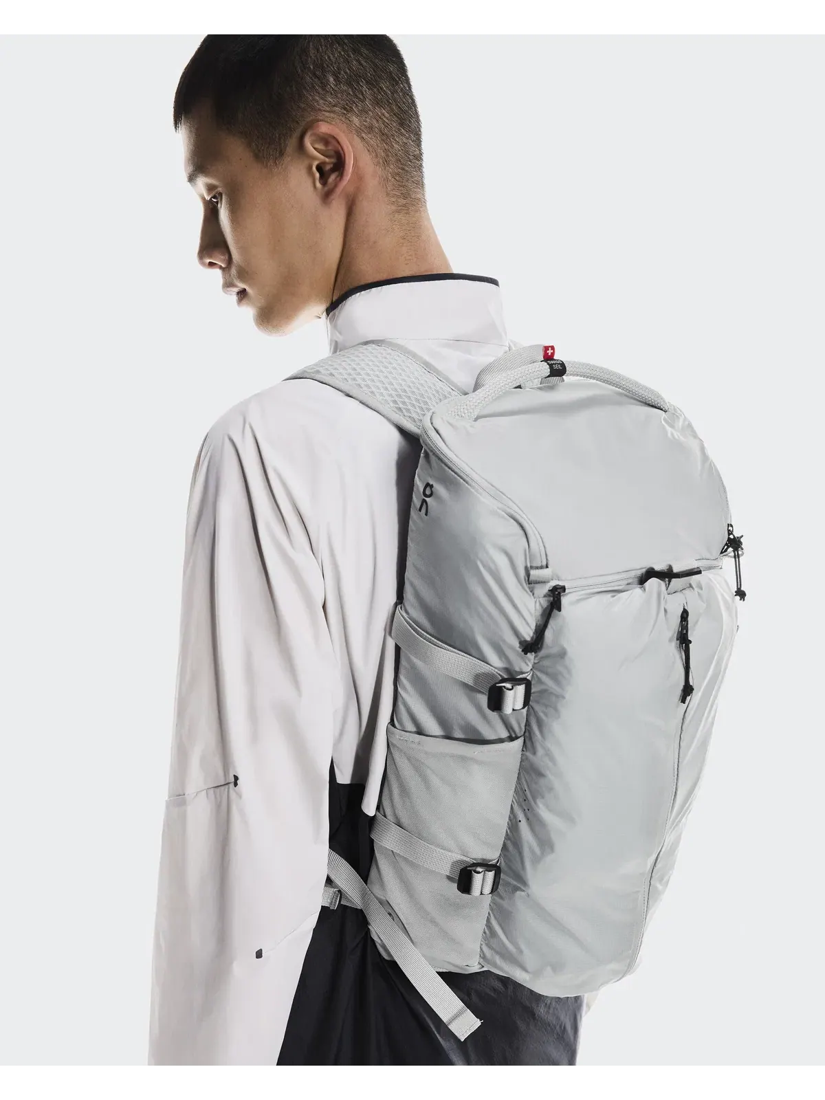 Рюкзак спортивный 18 л с регулируемыми ремнями Speed Pack 18L Lite On — изображение 8 из 10, ледник