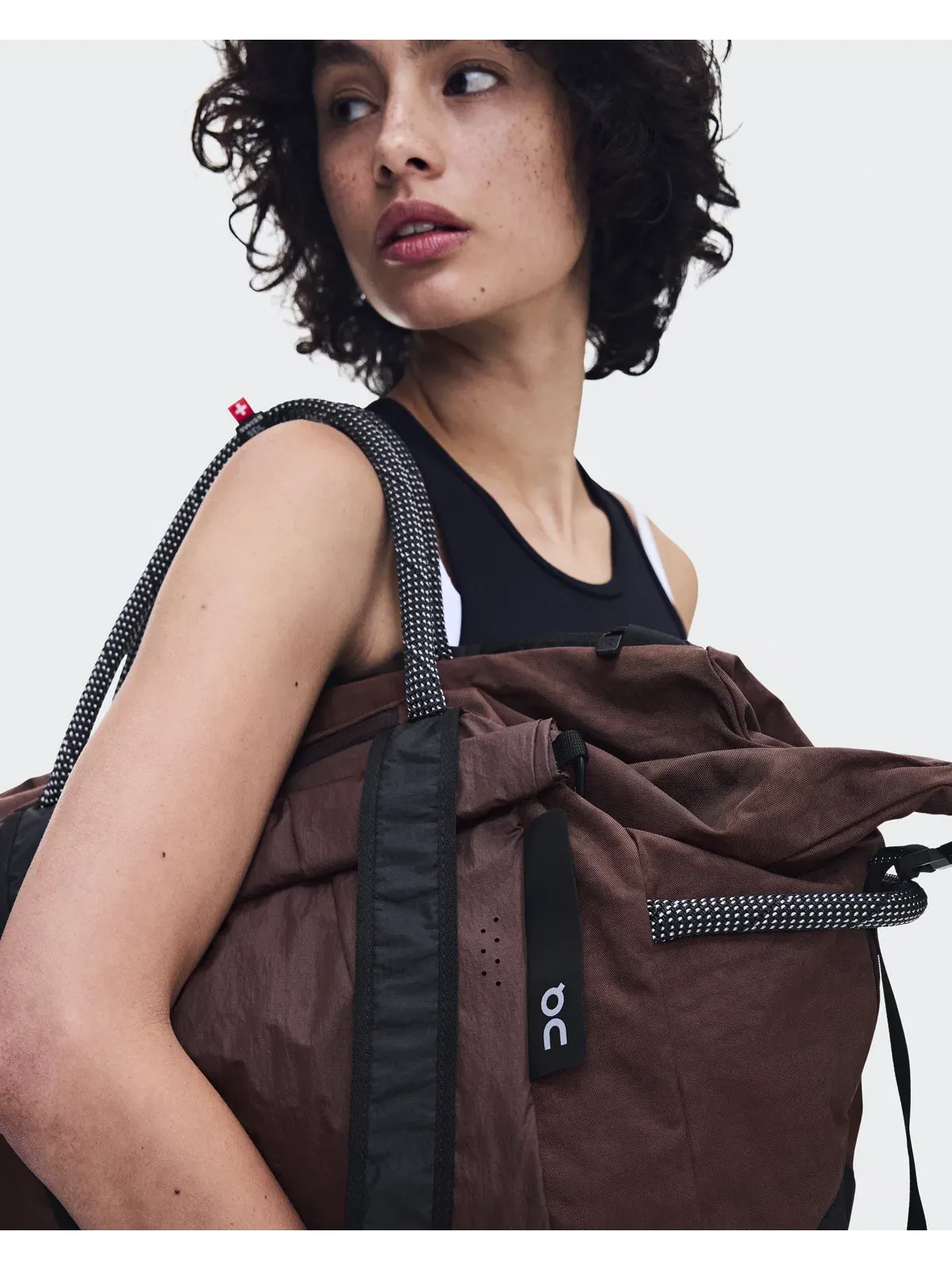 Спортивный рюкзак 40 л с отделением для ноутбука Track Pack 40L Elite On — изображение 7 из 9, черный