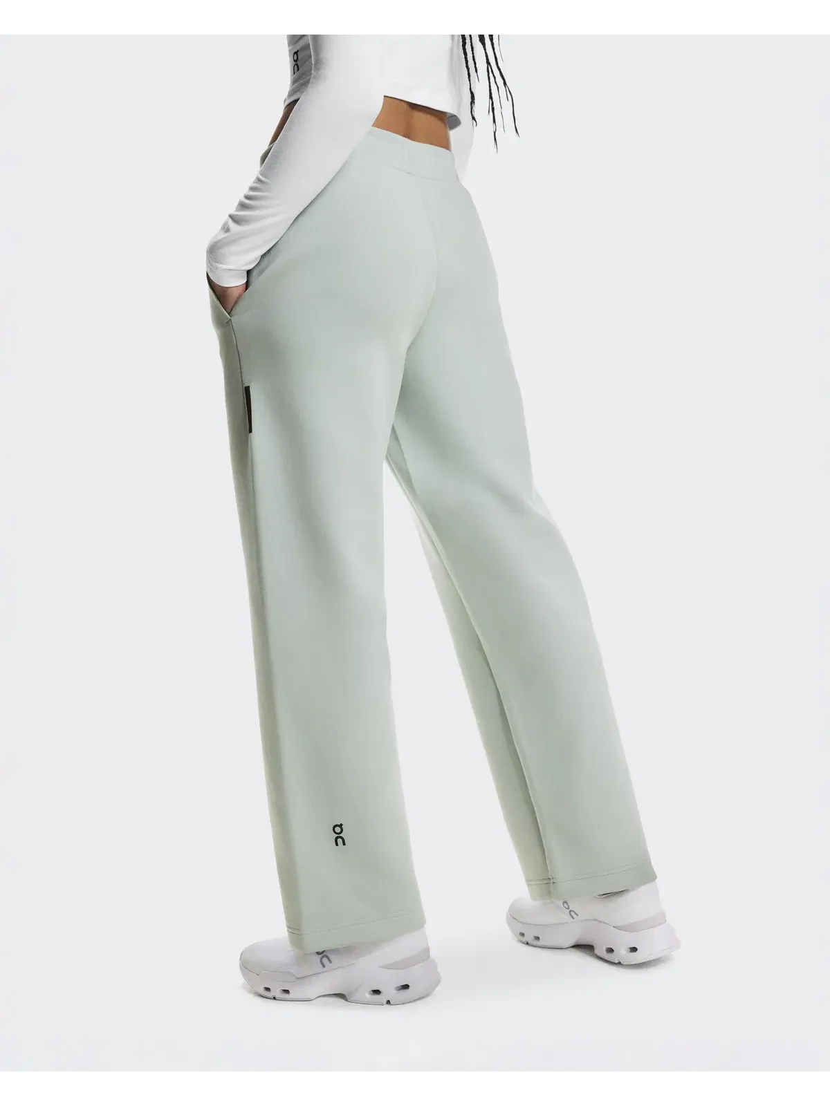 Женские брюки-джоггеры с технологичным карманом Focus Tech Sweatpants On — 5