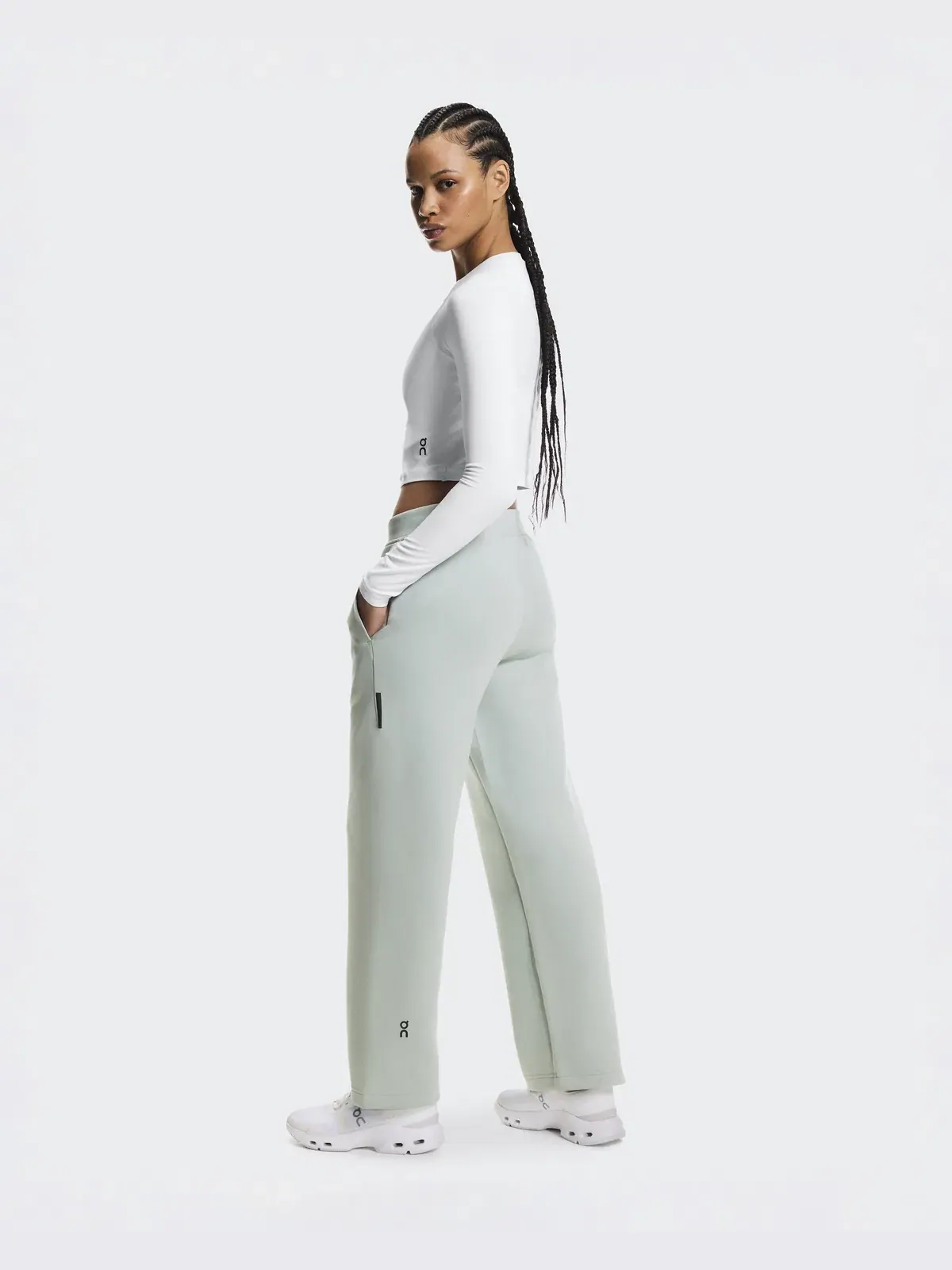 Женские брюки-джоггеры с технологичным карманом Focus Tech Sweatpants On — 7