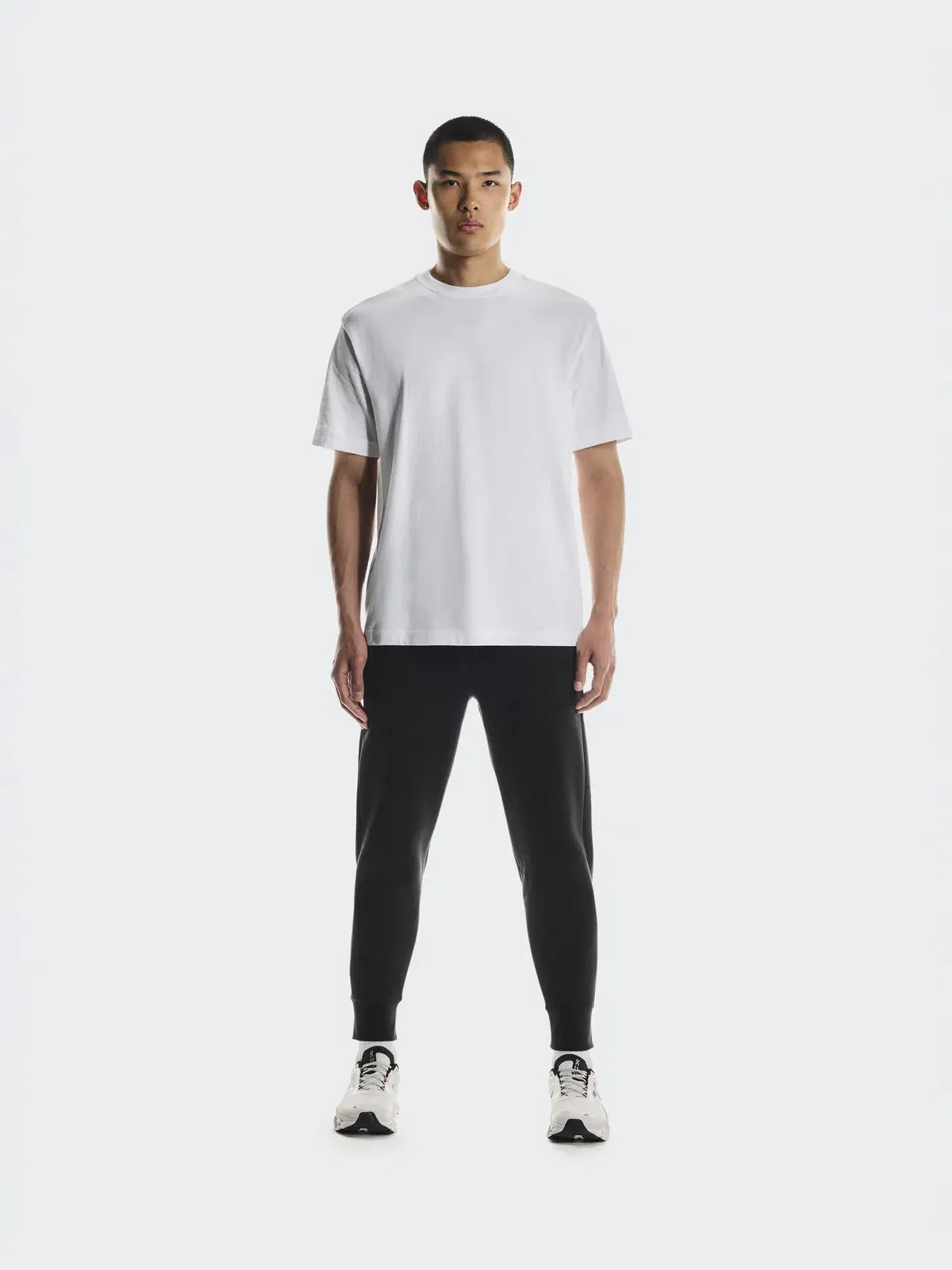 Мужские спортивные брюки с боковым карманом на молнии Focus Tech Sweatpants On — 2