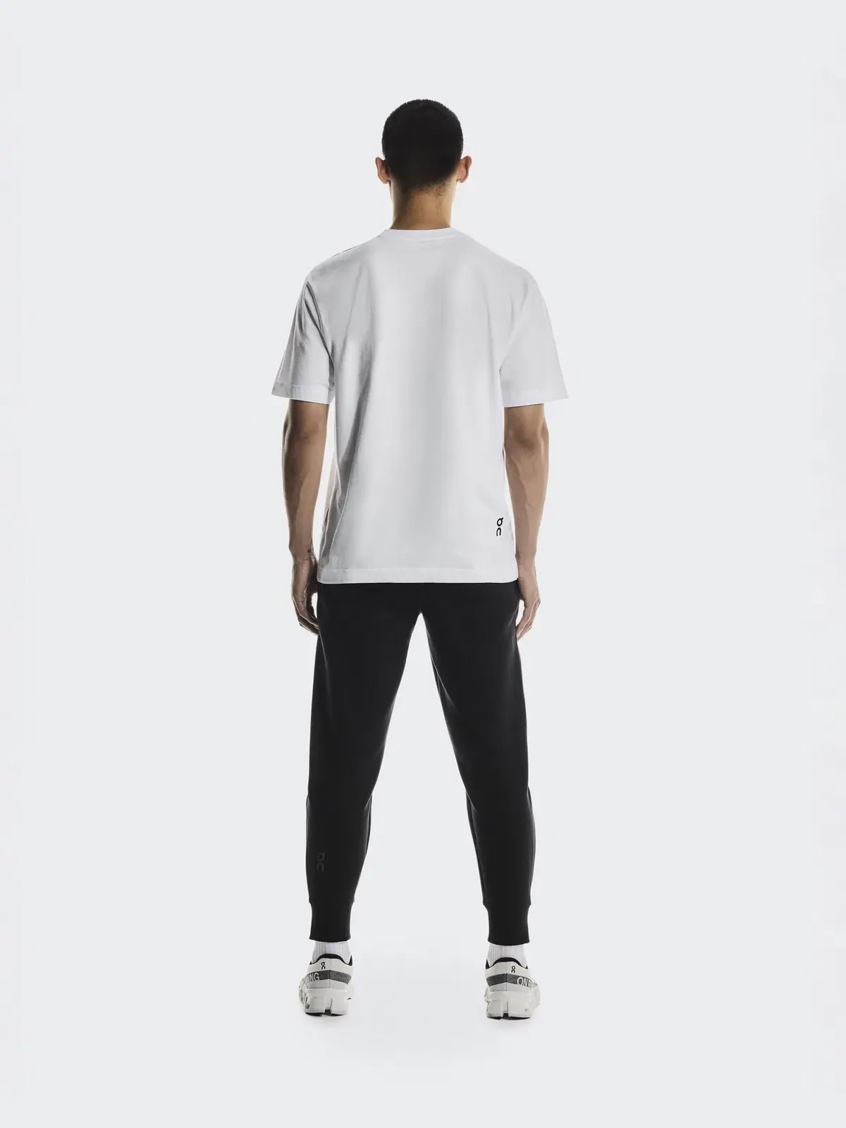 Мужские спортивные брюки с боковым карманом на молнии Focus Tech Sweatpants On — 3