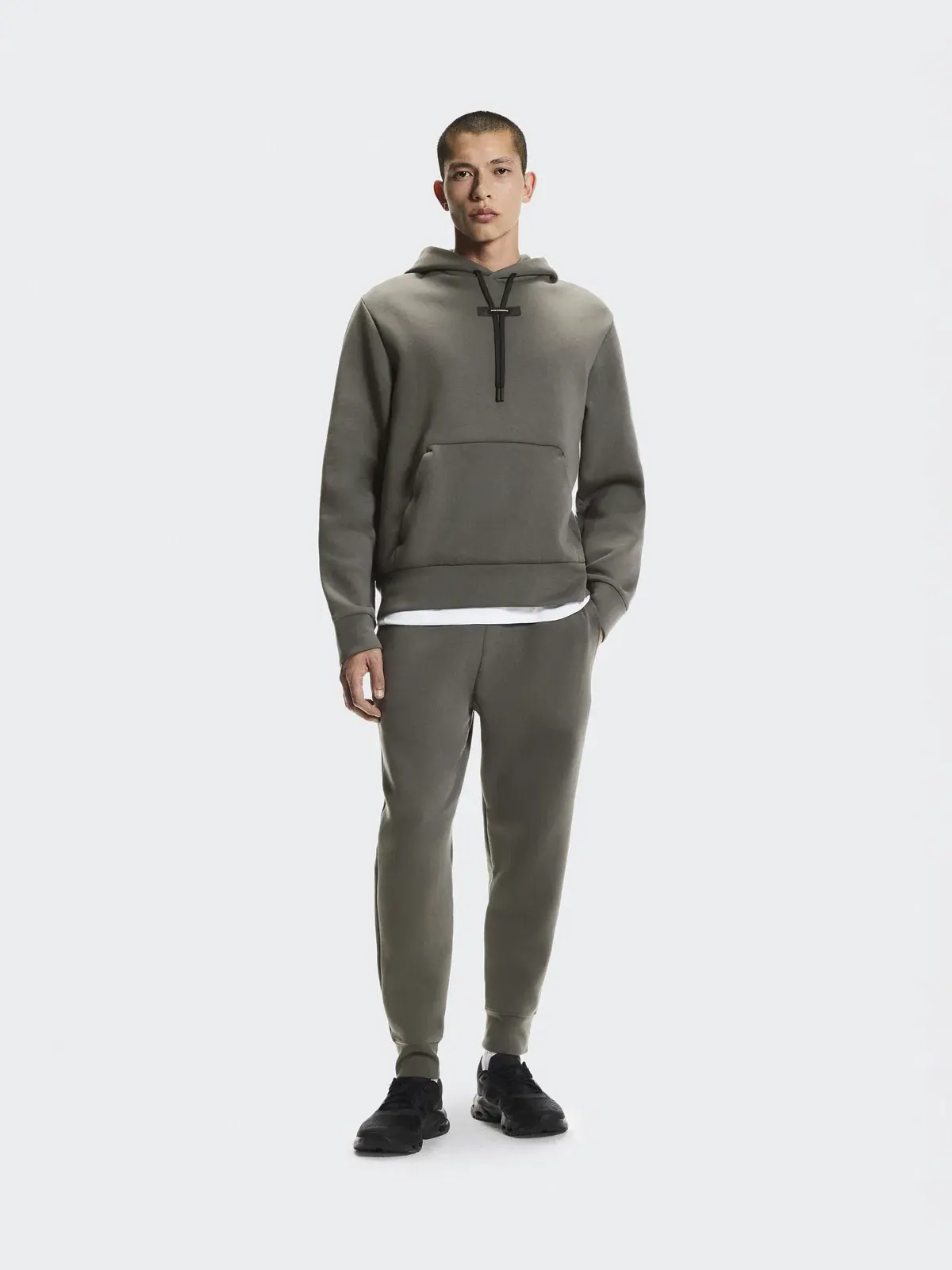 Мужские брюки-джоггеры с технологичным карманом Focus Tech Sweatpants On — 2