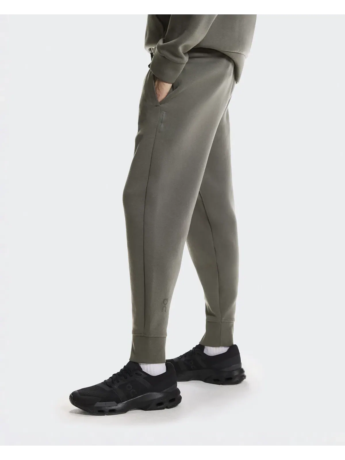 Мужские брюки-джоггеры с технологичным карманом Focus Tech Sweatpants On — 4