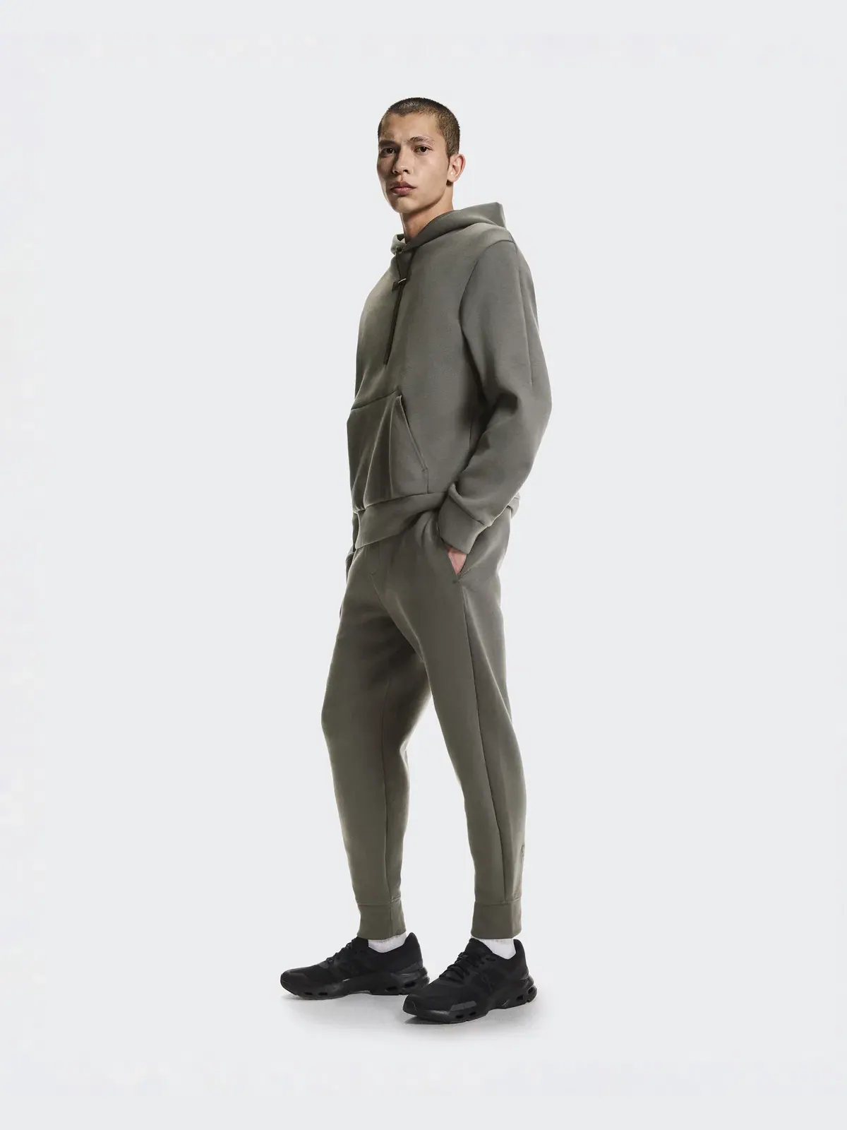 Мужские брюки-джоггеры с технологичным карманом Focus Tech Sweatpants On — 5