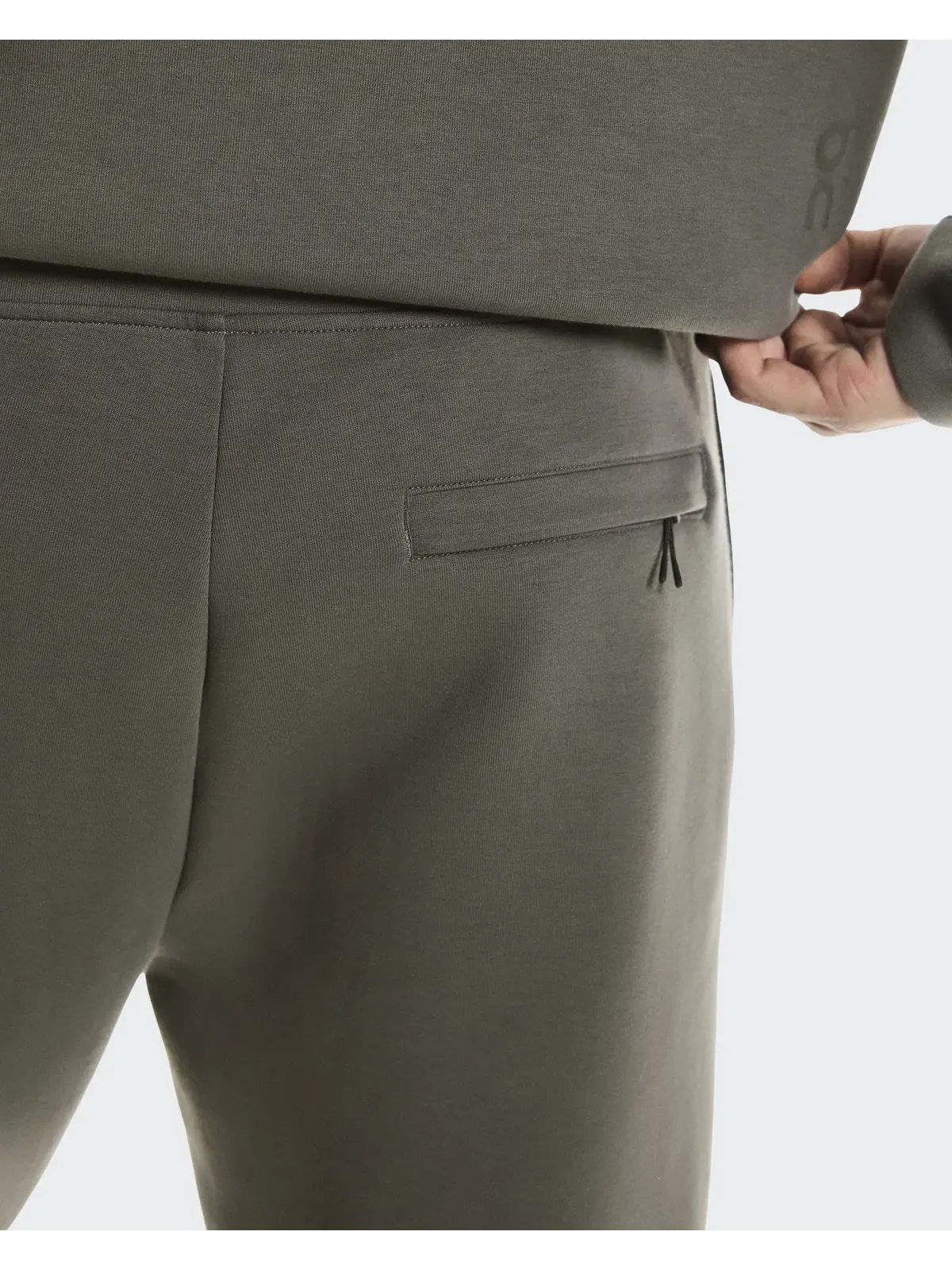 Мужские брюки-джоггеры с технологичным карманом Focus Tech Sweatpants On — 7