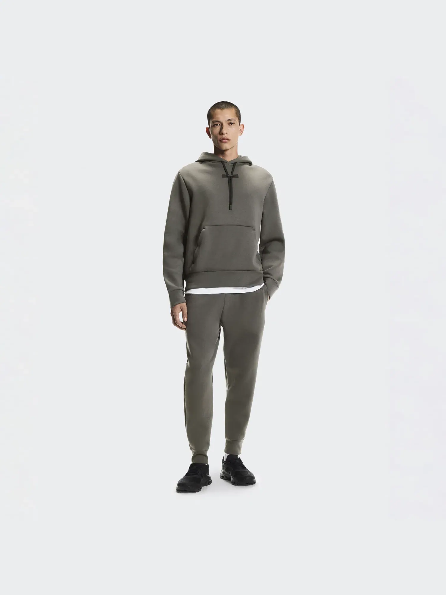 Мужские брюки-джоггеры с технологичным карманом Focus Tech Sweatpants On — 8