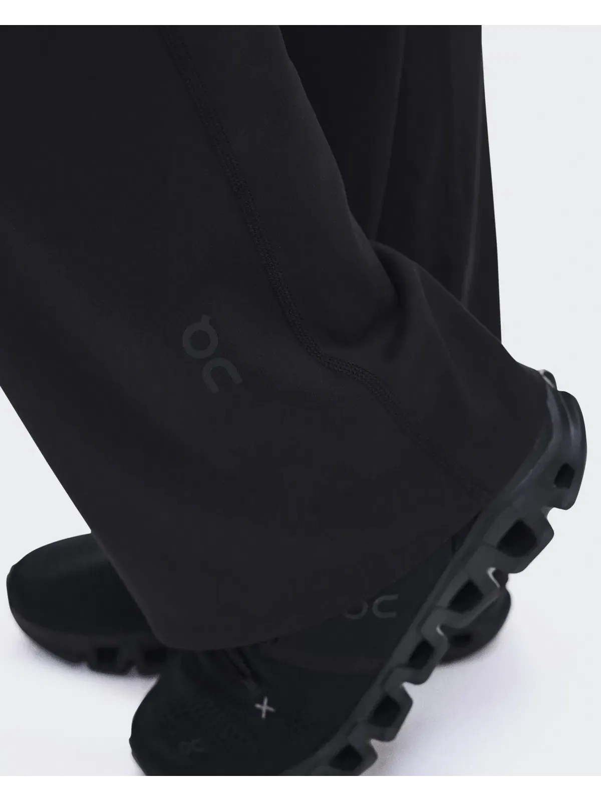Женские брюки-клеш с высокой посадкой Studio Flared Pants On Black — 5