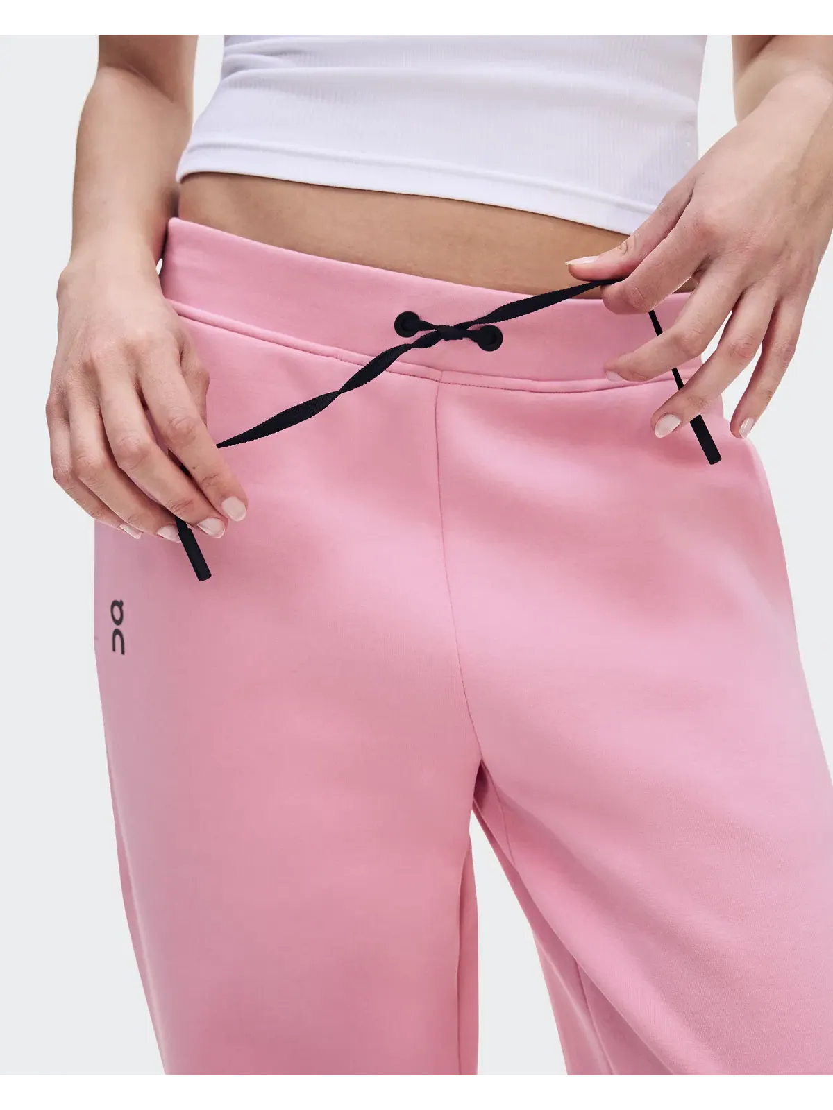 Женские спортивные брюки с боковым карманом на молнии Focus Tech Sweatpants On — 5