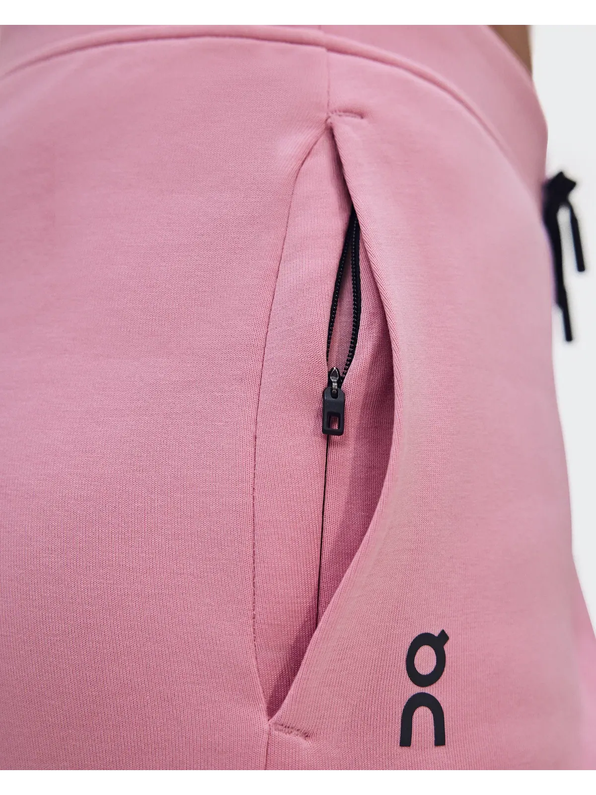 Женские спортивные брюки с боковым карманом на молнии Focus Tech Sweatpants On — 9