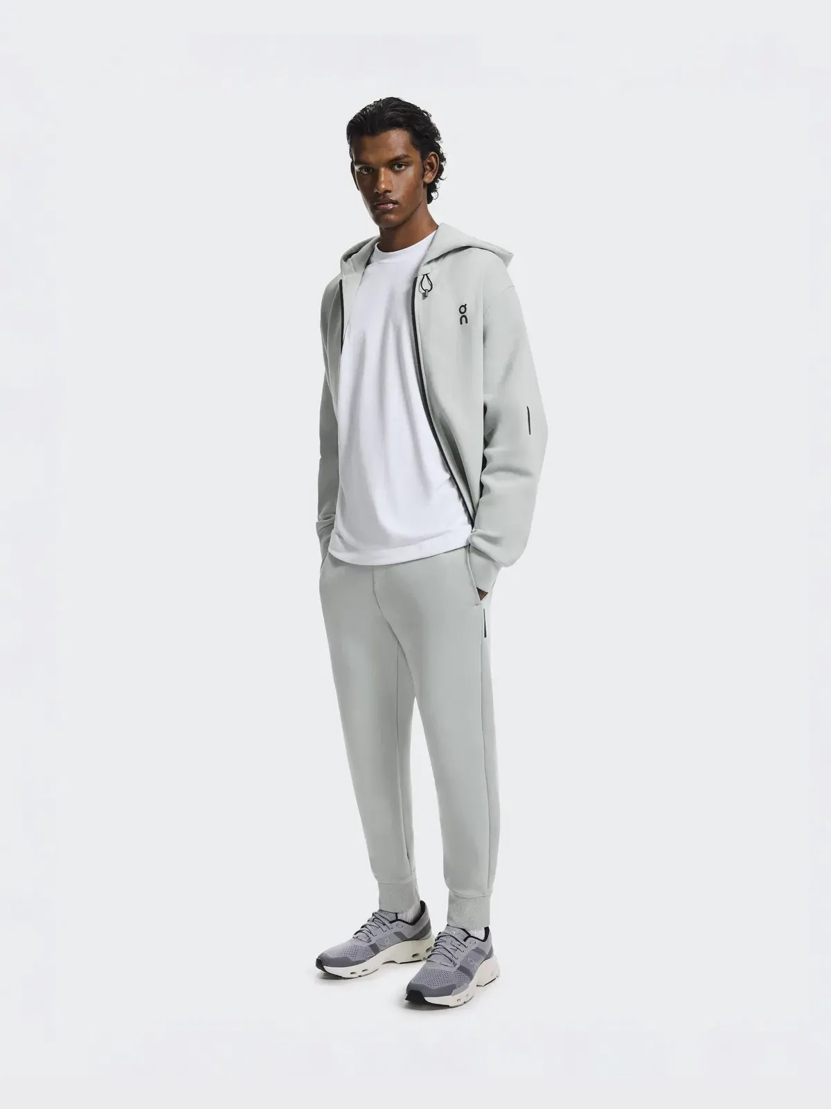Мужские брюки-джоггеры с технологичным карманом-молнией Focus Tech Sweatpants On — 5