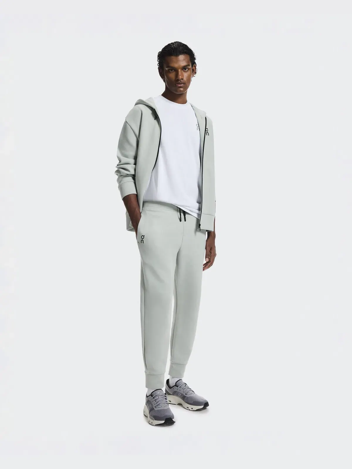 Мужские брюки-джоггеры с технологичным карманом-молнией Focus Tech Sweatpants On — 8