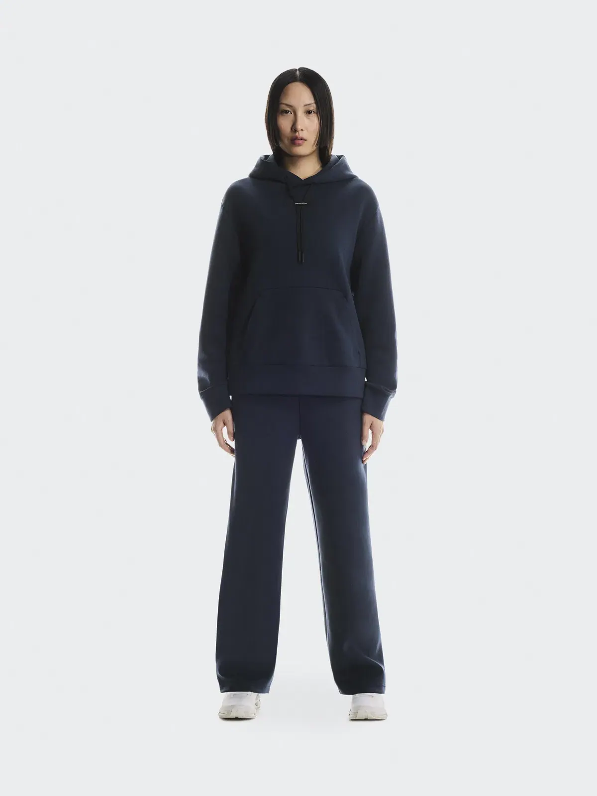 Женские спортивные брюки с боковым карманом на молнии Focus Tech Sweatpants On — 2