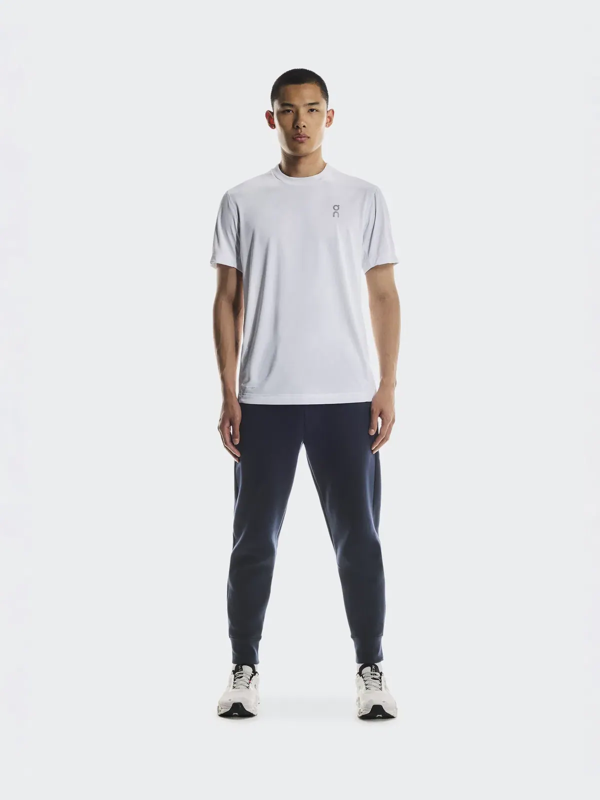 Мужские брюки-джоггеры с технологичным карманом Focus Tech Sweatpants On — 2
