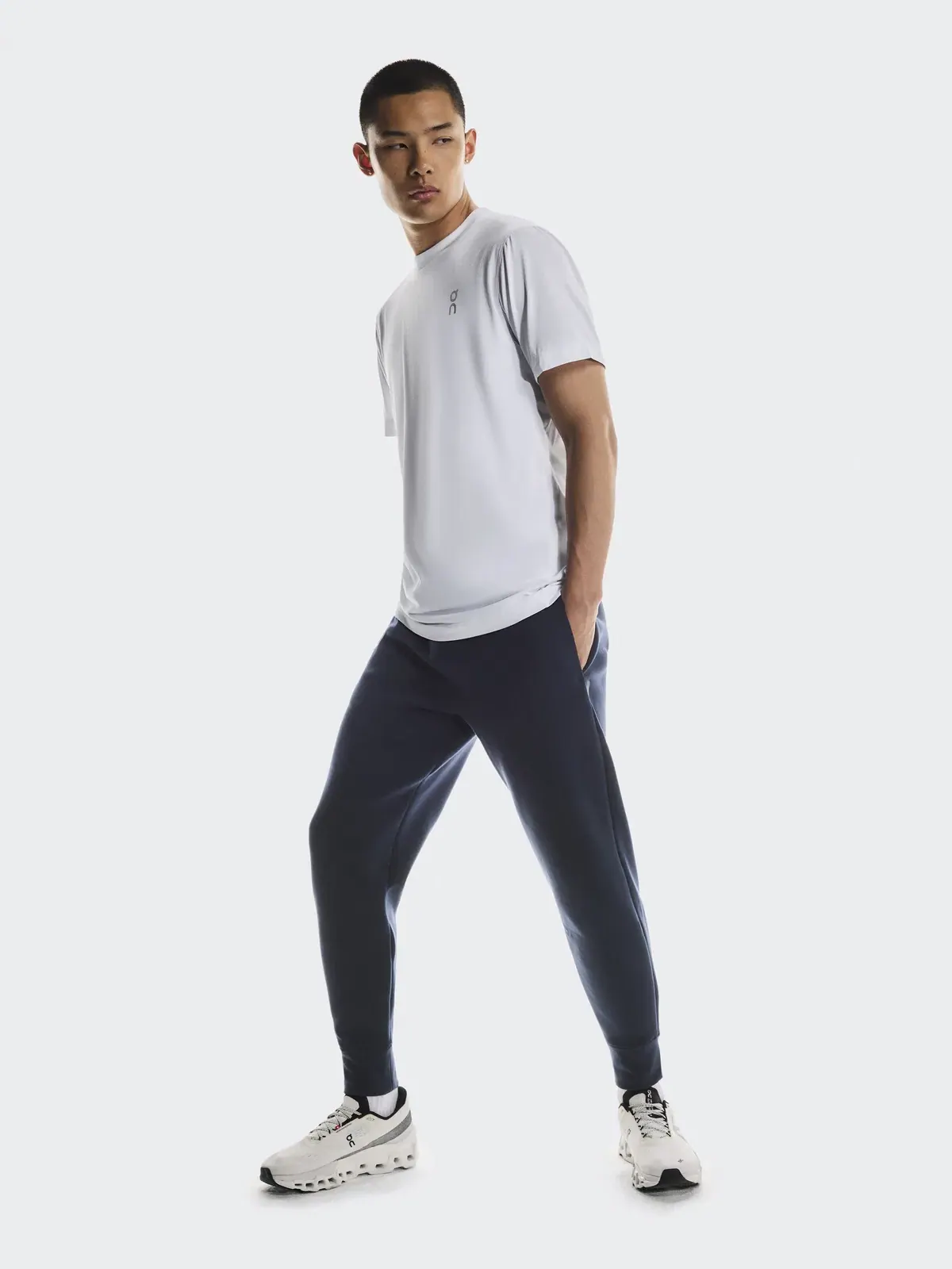 Мужские брюки-джоггеры с технологичным карманом Focus Tech Sweatpants On — 4