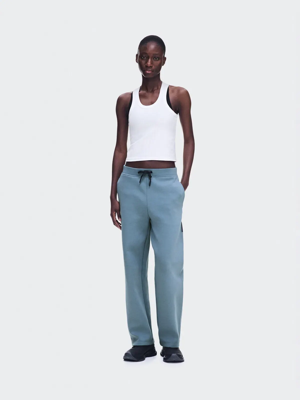 Женские брюки-джоггеры с боковым карманом на молнии Focus Tech Sweatpants On — 2