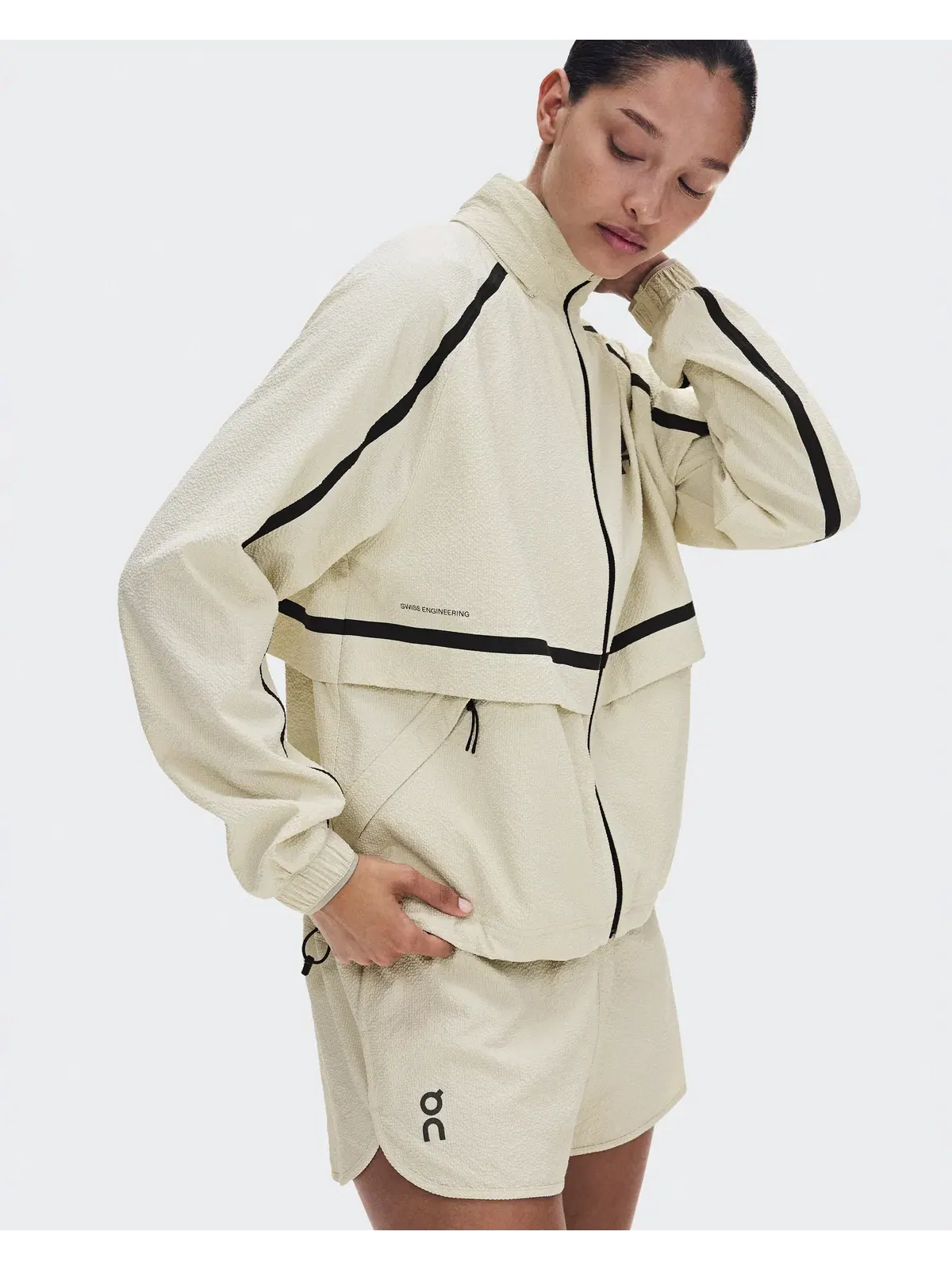 Женская беговая куртка демисезонная с ветрозащитой Performance Volt Jacket On, Hare — 3