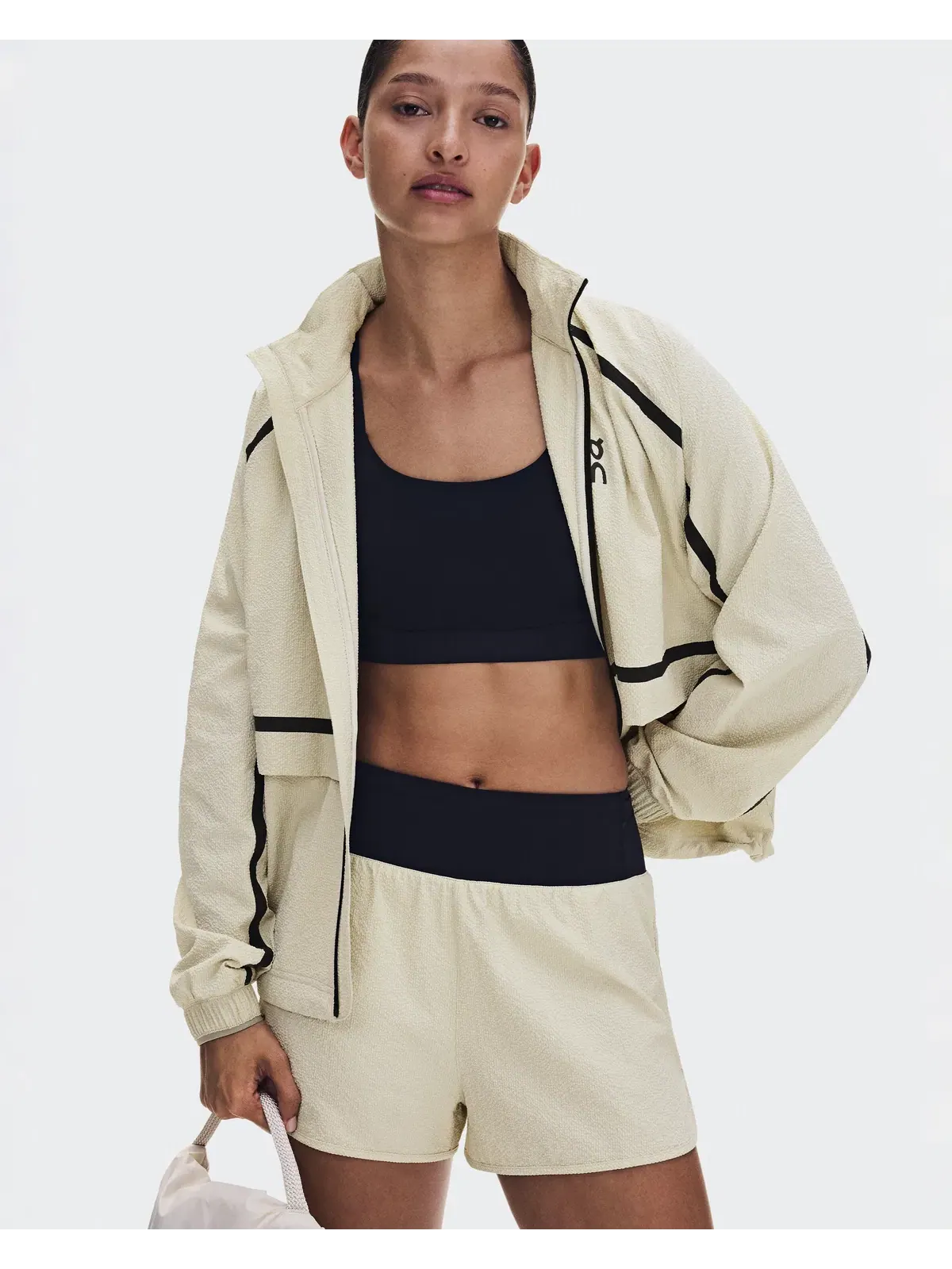 Женская беговая куртка демисезонная с ветрозащитой Performance Volt Jacket On, Hare — 5