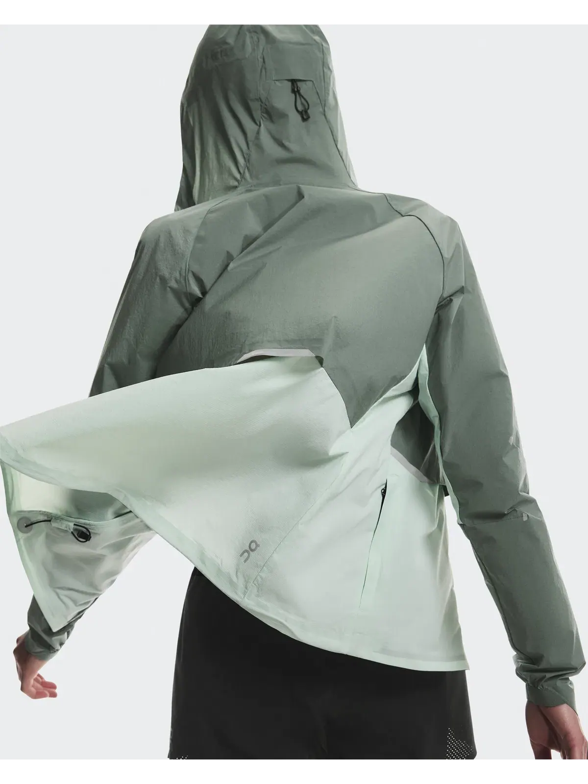 Женская беговая куртка водоотталкивающая с капюшоном Core Jacket On — 8