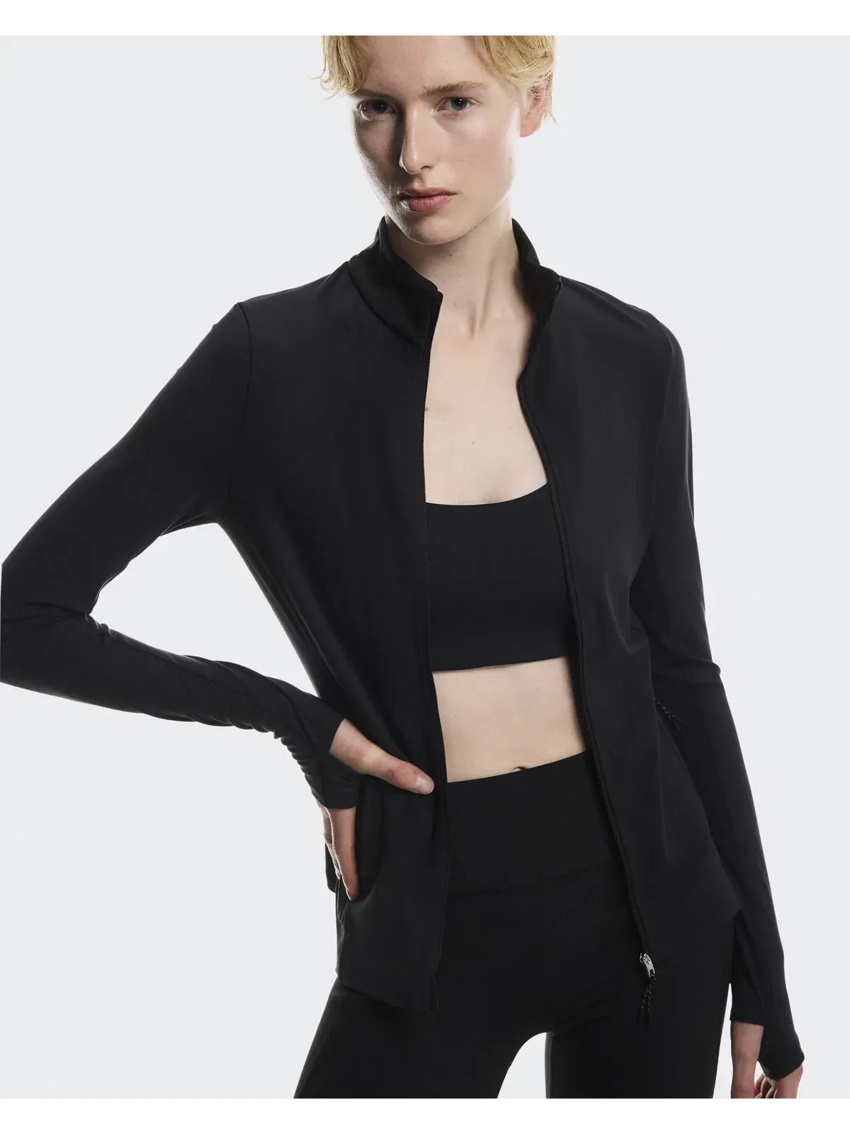 Женская куртка с сетчатой вставкой Studio Jacket On Black — 11