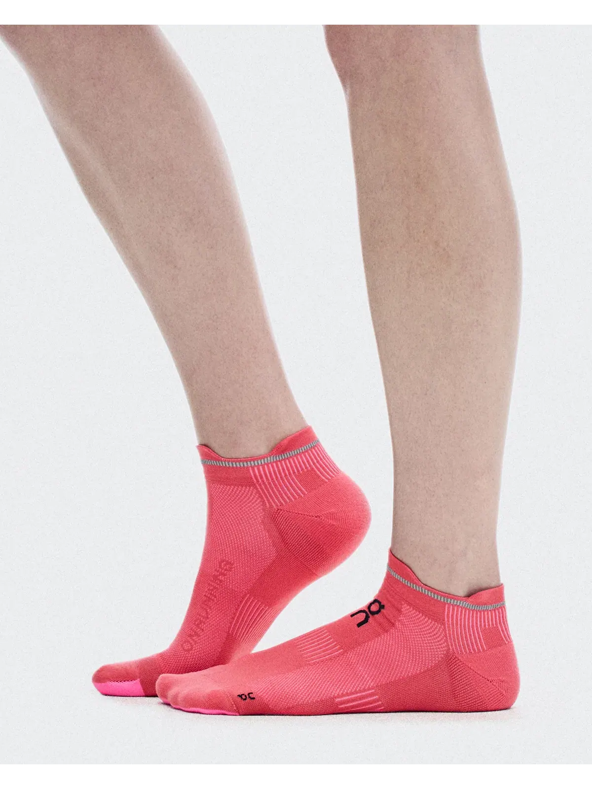 Беговые носки низкие с компрессионными зонами Elite Run Sock Low On, Camellia Azalea — 3