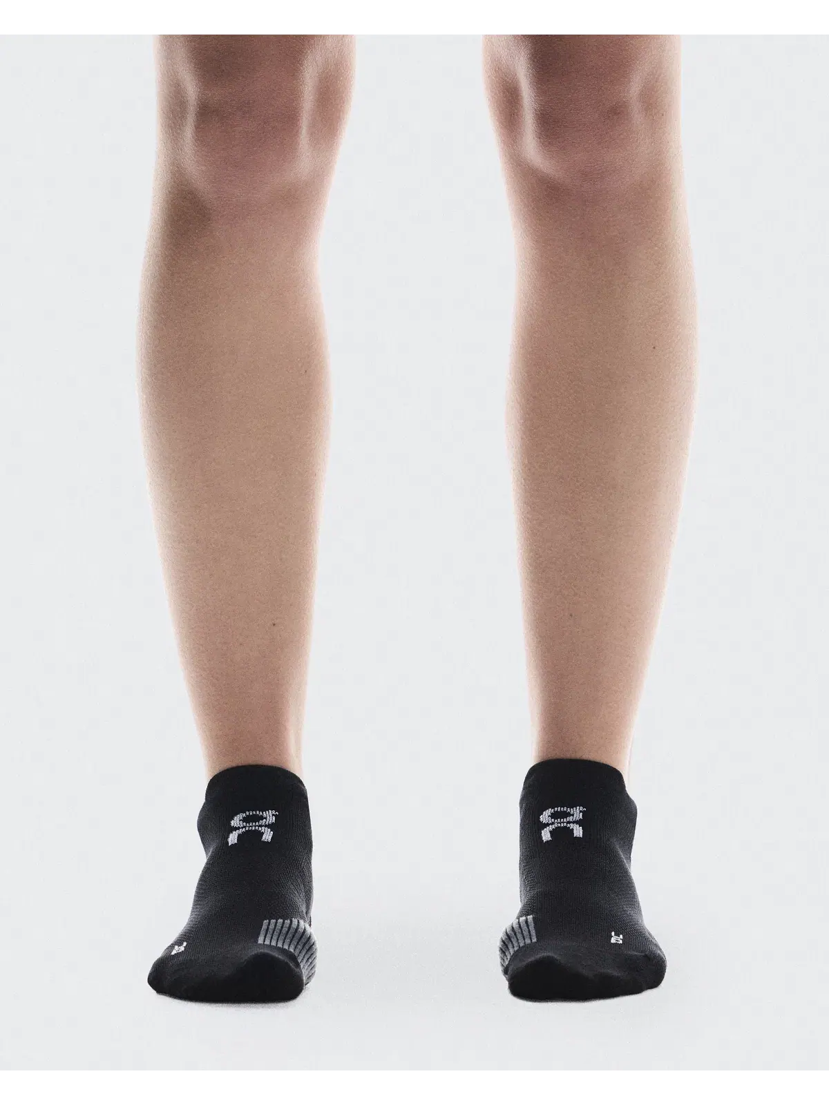 Низкие беговые носки с амортизацией Performance Run Sock Low On — 2