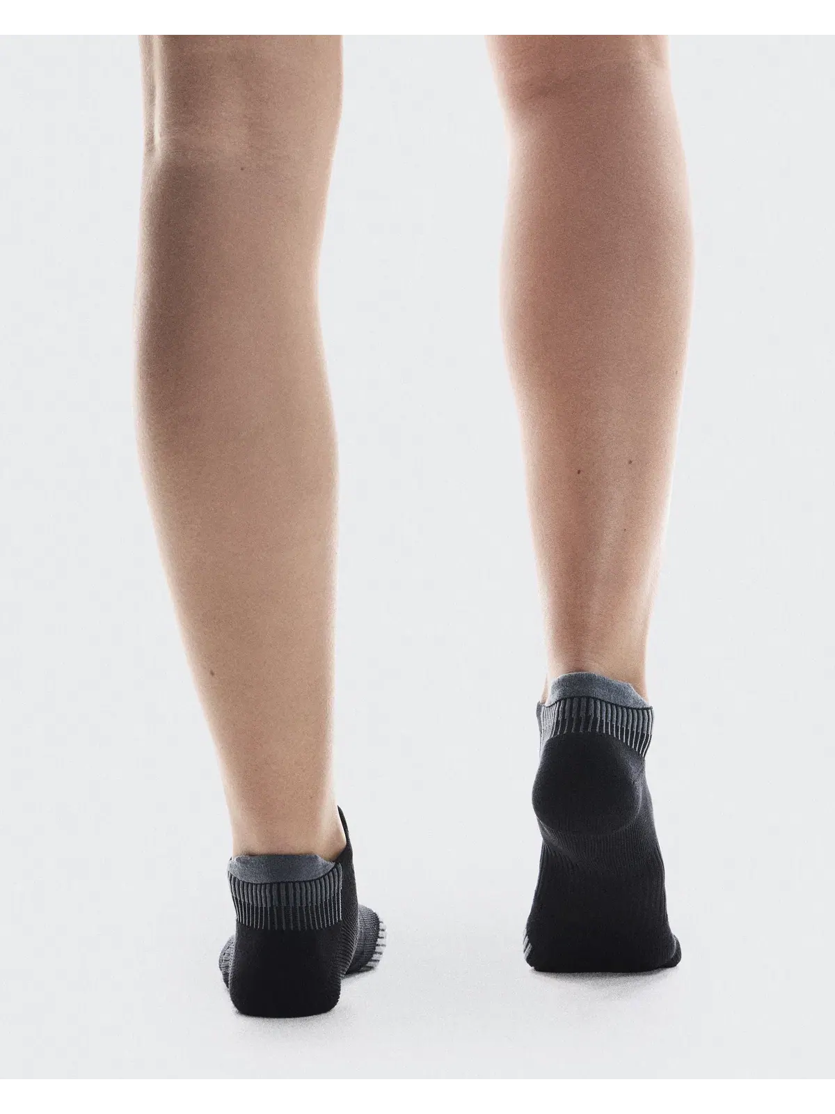 Низкие беговые носки с амортизацией Performance Run Sock Low On — 4