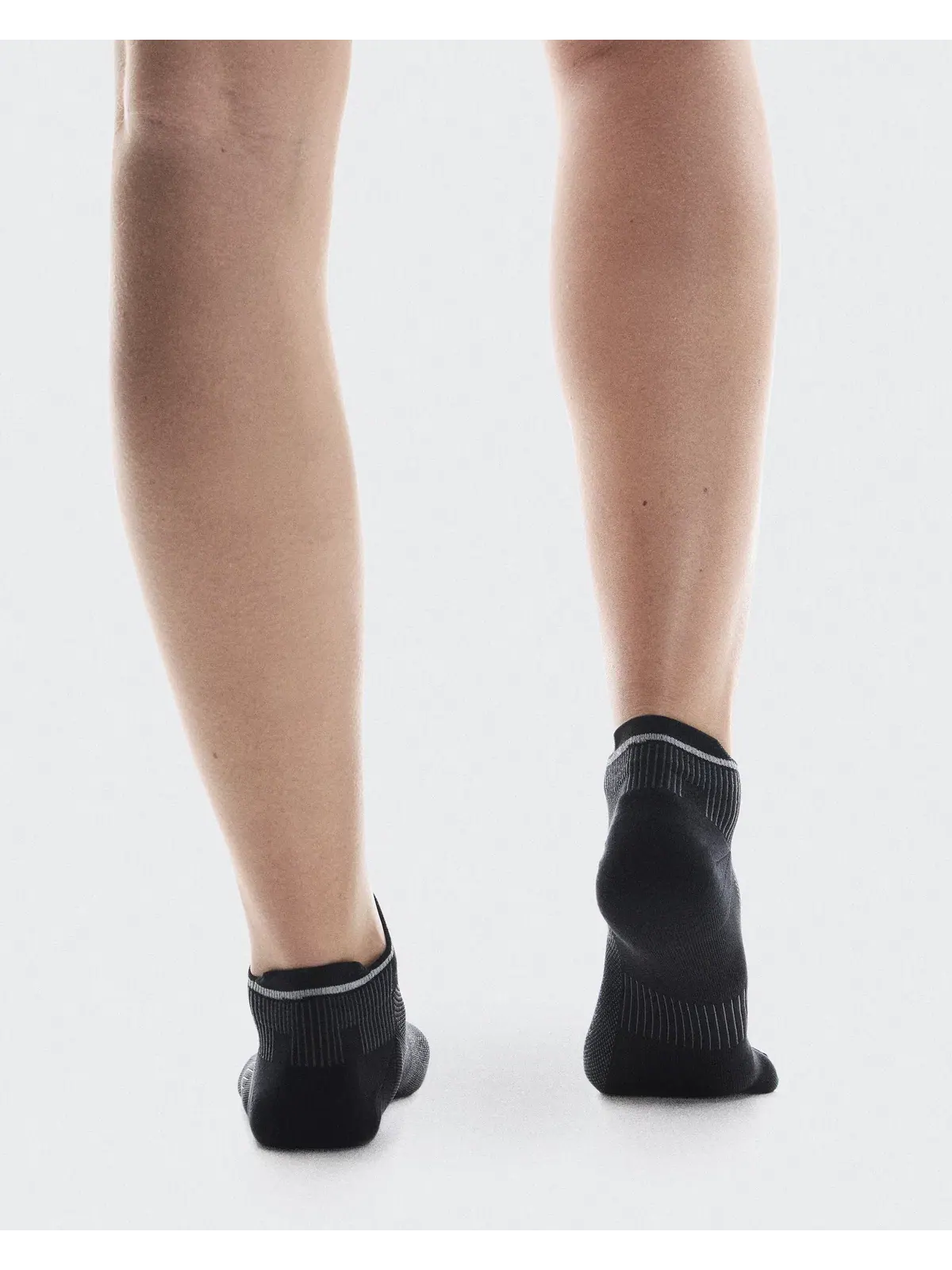 Носки для бега с низкой посадкой с компрессионными зонами Elite Run Sock Low On — 4