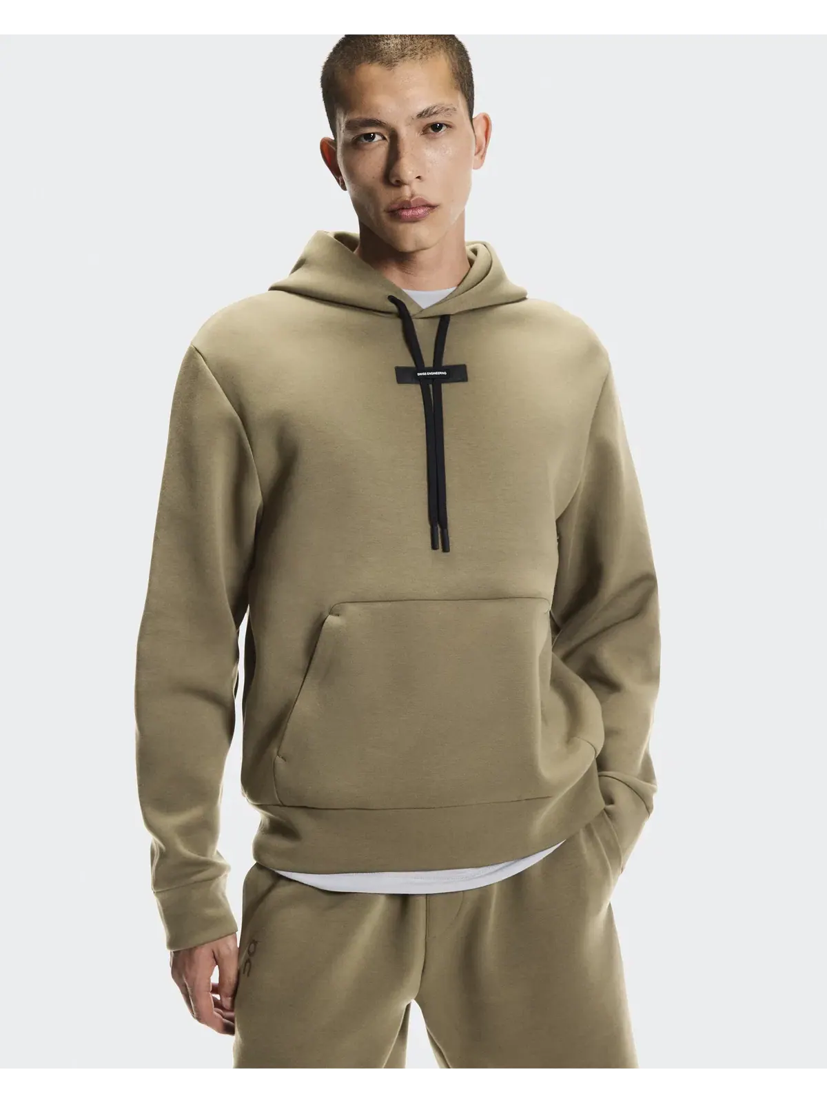 Мужское худи с карманом-кенгуру Focus Tech Hoodie On — 4