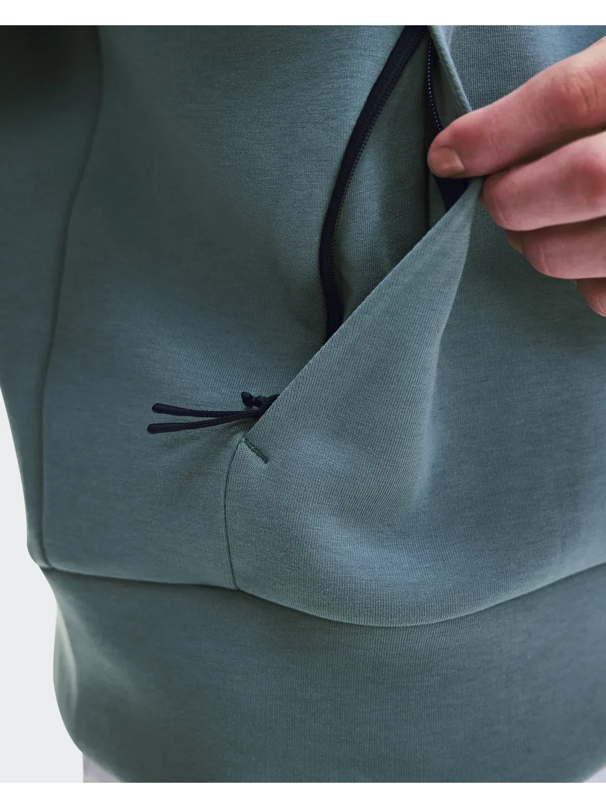 Мужское худи с карманом-кенгуру Focus Tech Hoodie On — 7