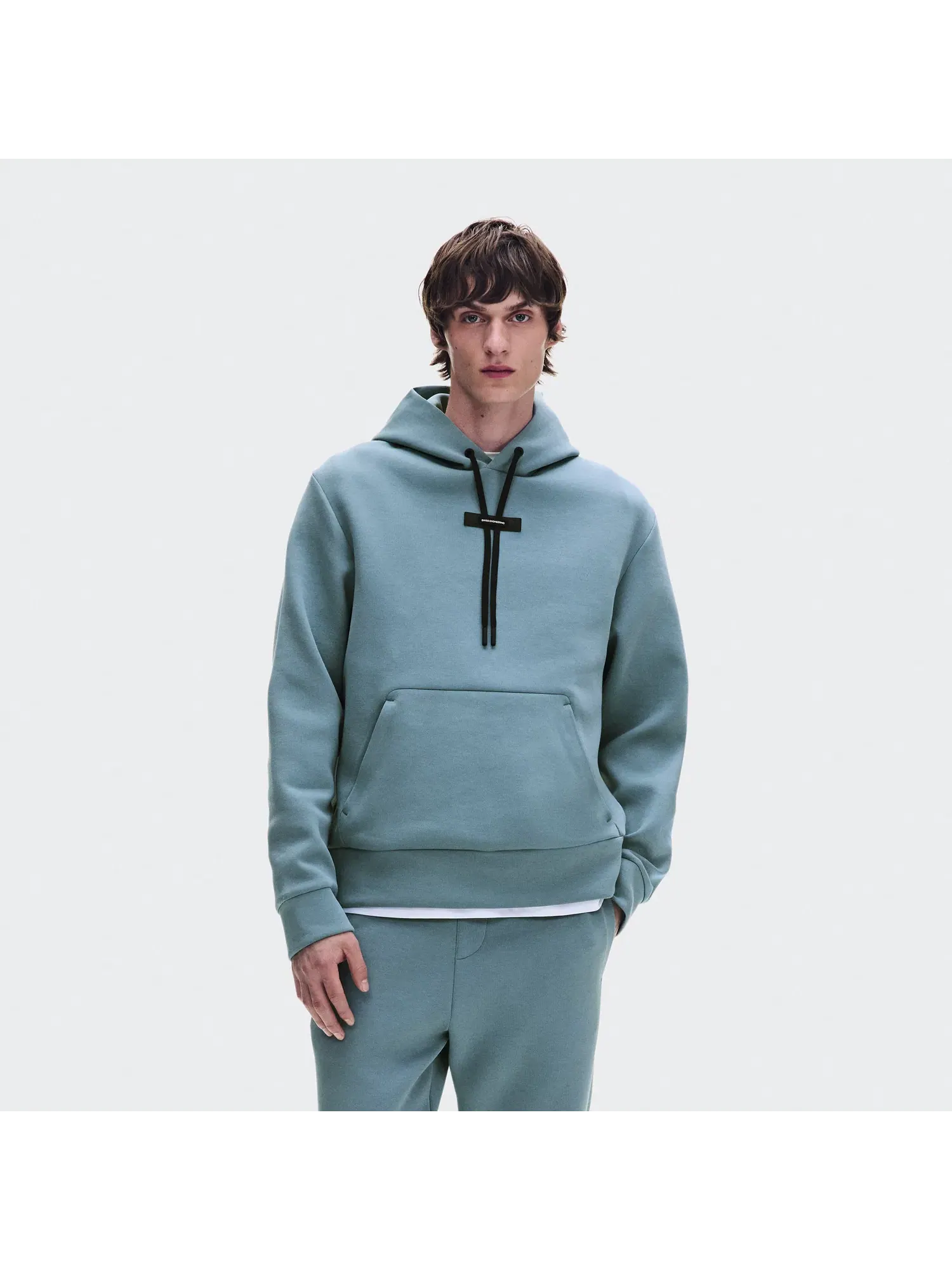 Мужское худи с карманом-кенгуру Focus Tech Hoodie On — 8