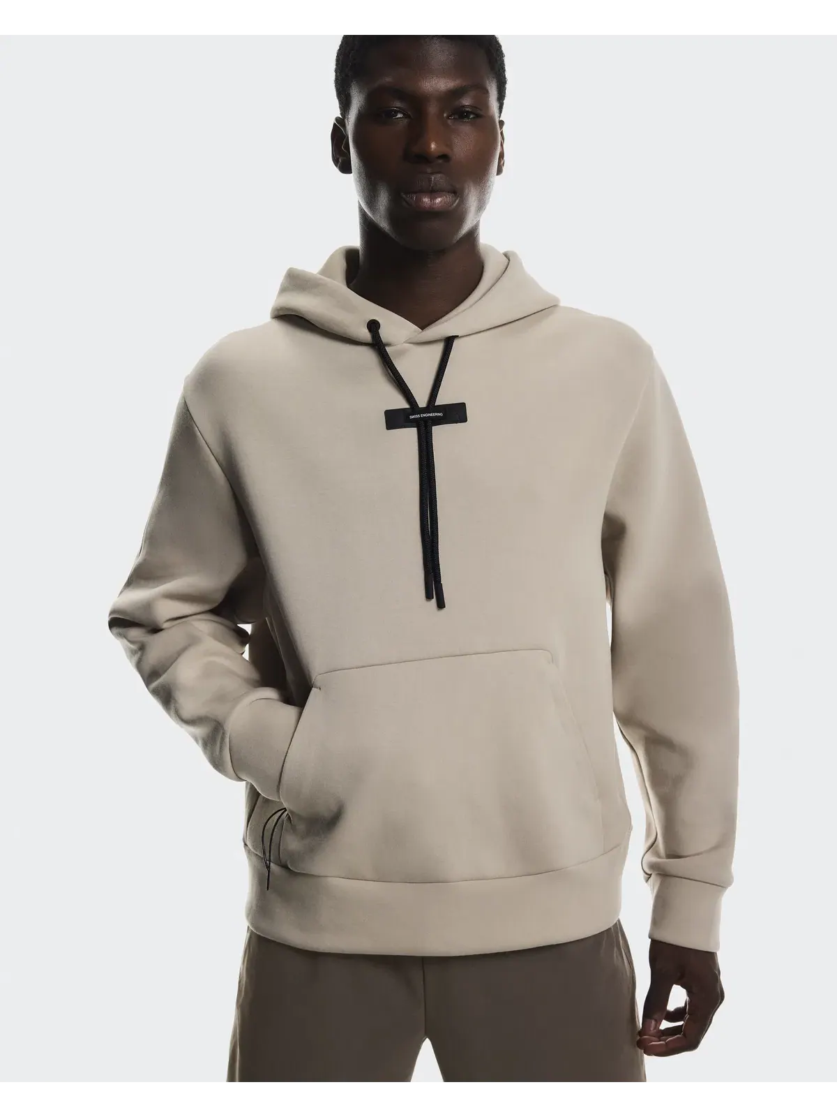Мужское худи с карманом-кенгуру Focus Tech Hoodie On — 4