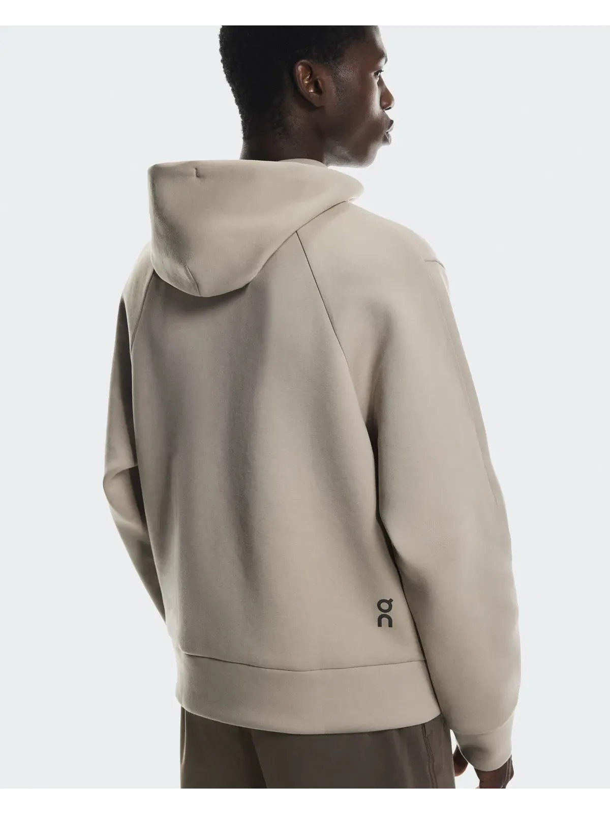 Мужское худи с карманом-кенгуру Focus Tech Hoodie On — 7