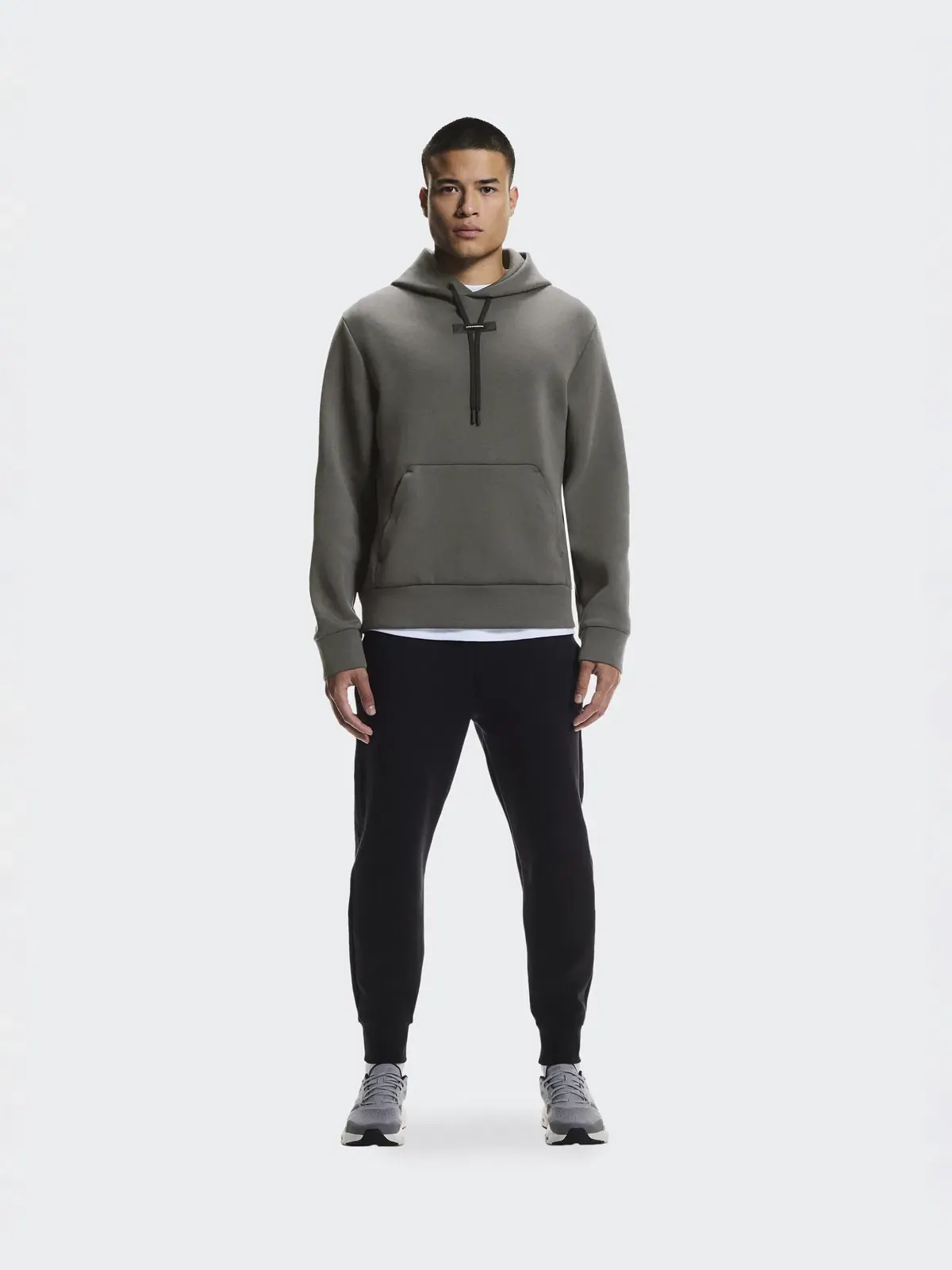 Мужское худи с карманом-кенгуру Focus Tech Hoodie On — 2