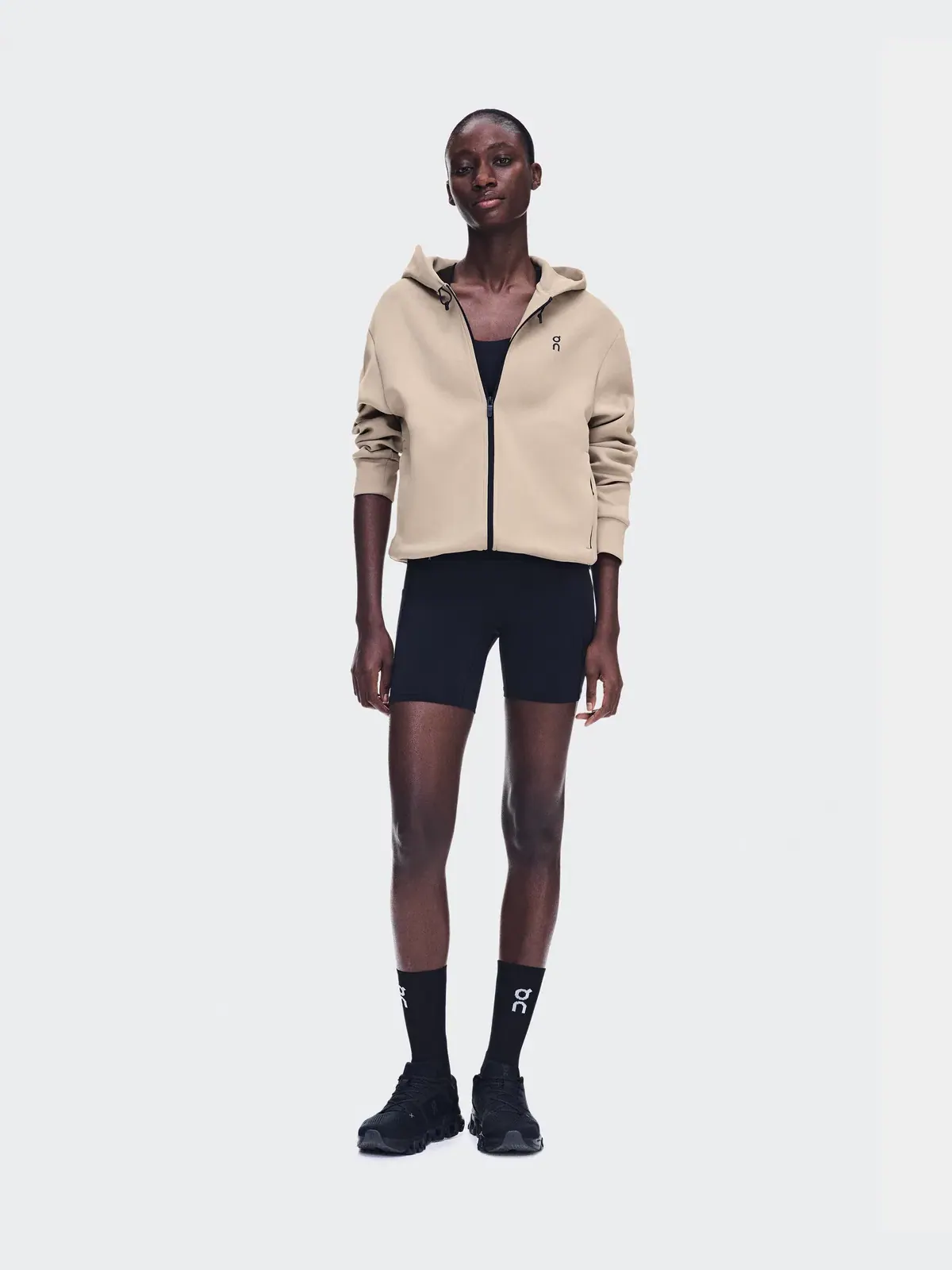 Женское худи на молнии с карманами Focus Tech Zip Hoodie On — 2