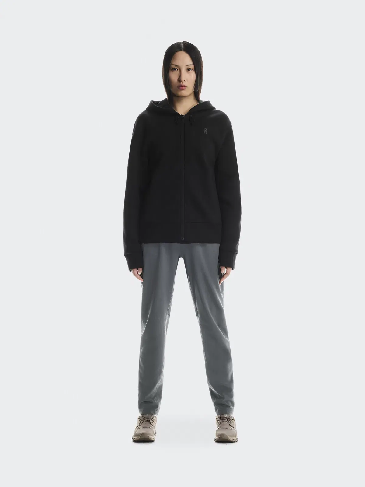 Женское худи на молнии с карманами Focus Tech Zip Hoodie On — 2