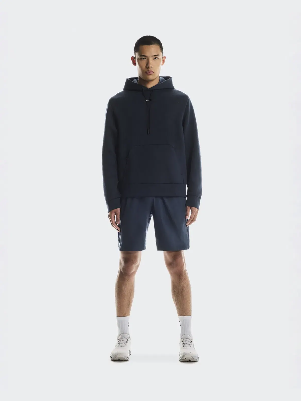 Мужское худи с карманом-кенгуру Focus Tech Hoodie On — 2